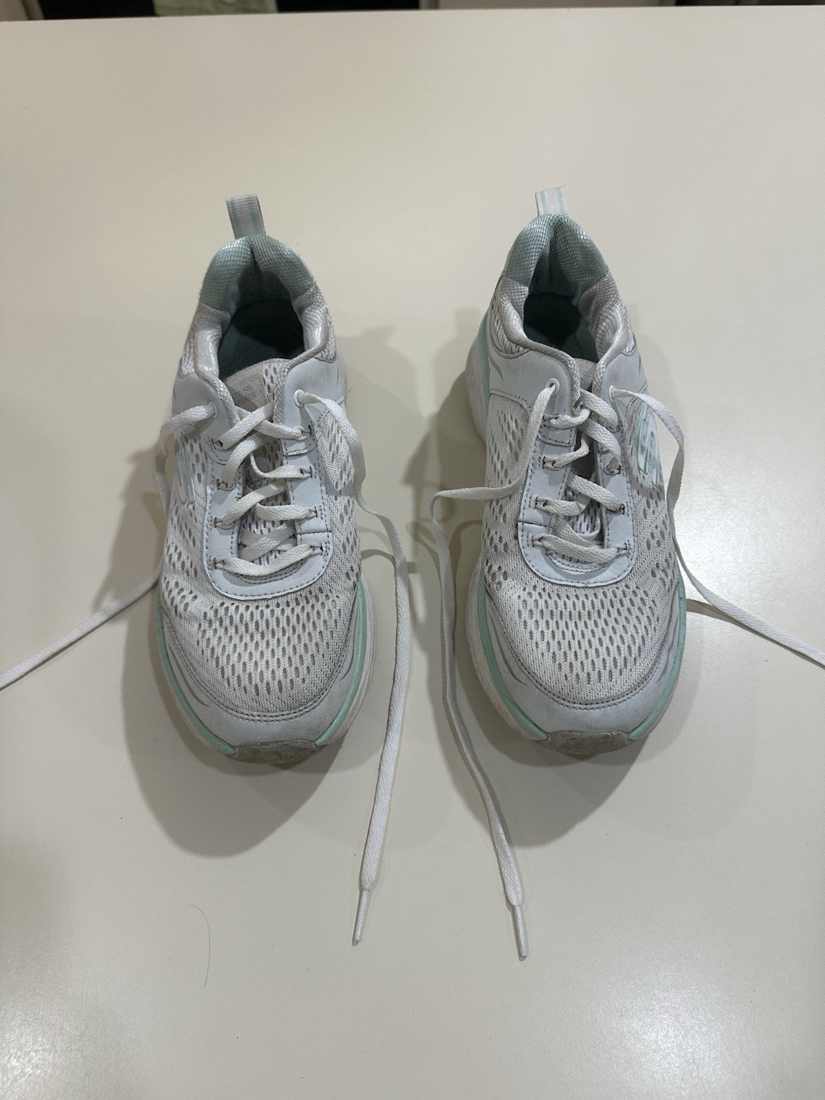 SKETCHERS Relaxed Fit D’Lux Walker White/Teal Memory Foam Womens Size 8.5