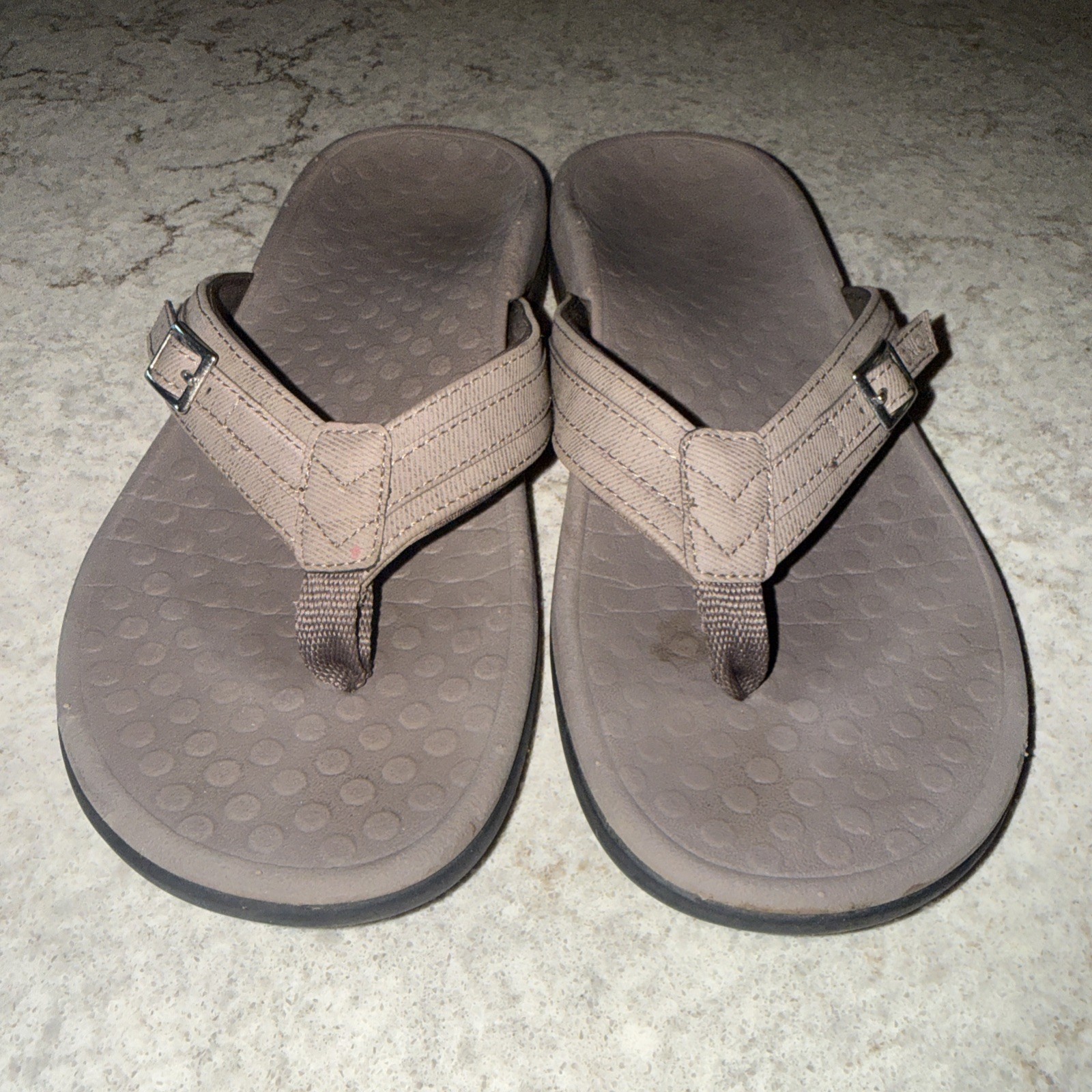 Vionic Tide Patty Taupe women’s comfort Flip Flop Sandals buckle size 8 summer