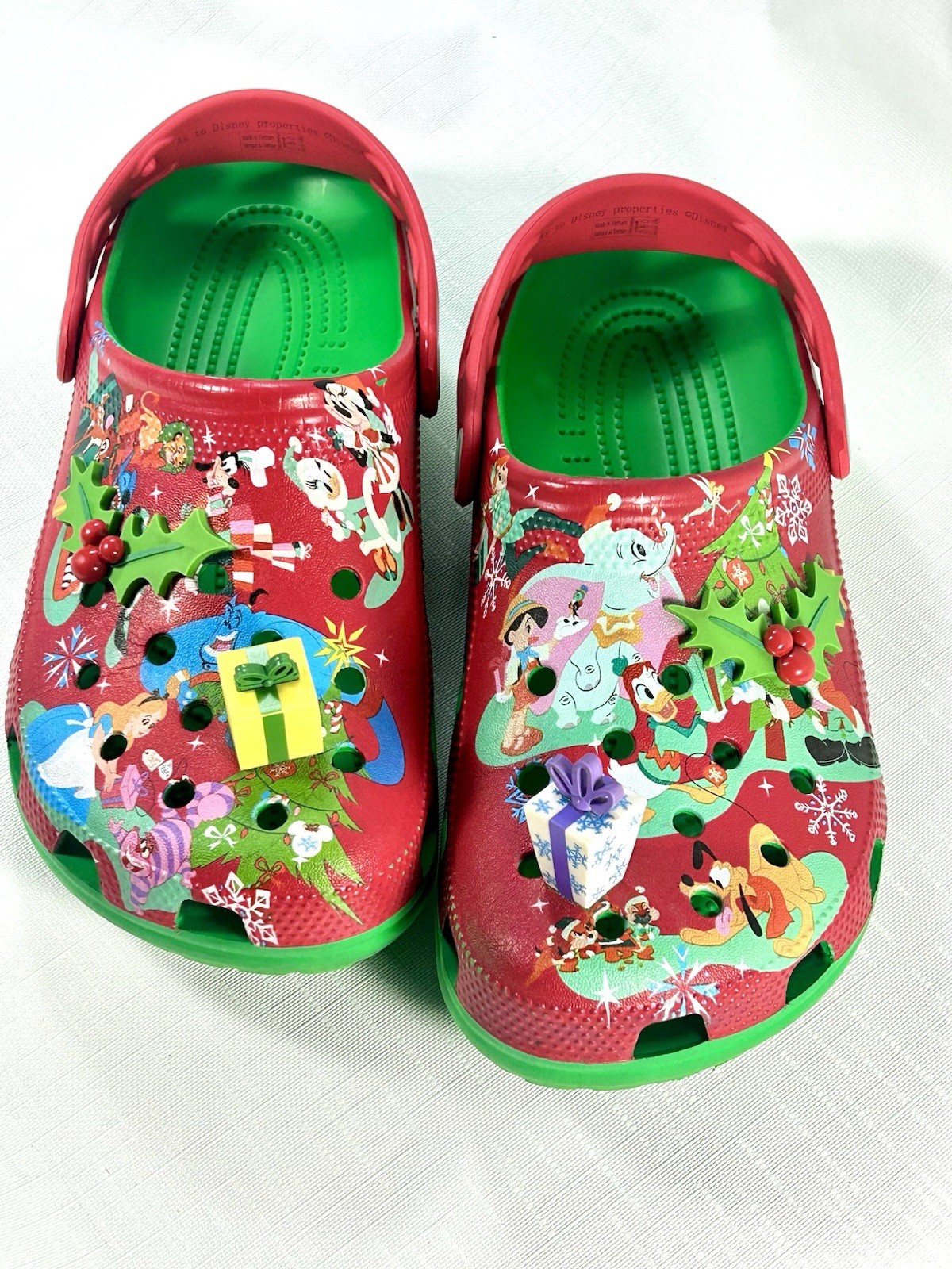 Crocs 2023 Disney Parks Holiday Mickey & Friends Preowned W8 M6