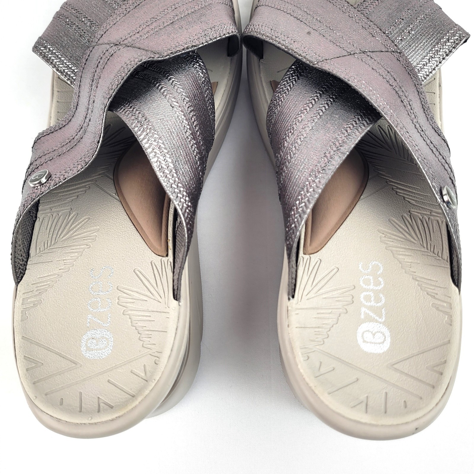 Bzees Vista Sandals Women’s 11M Silver X Band Wedge Slide Comfort Summer Casual