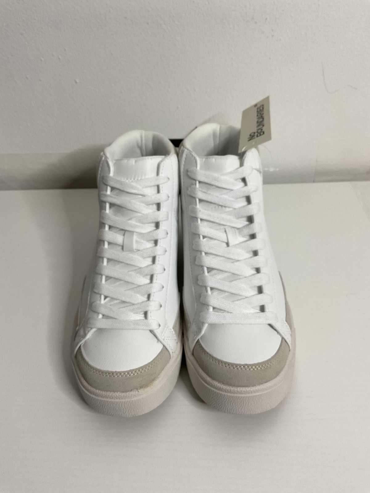 No Boundari High Top Women’s Memory Foam Sneaker in White w/ Suede Size 8