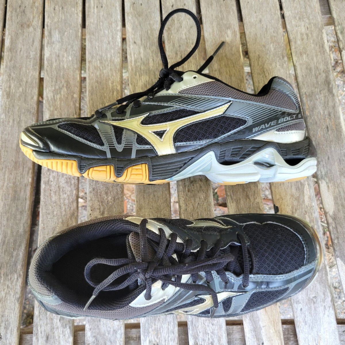 MIZUNO Women’s Gray Wave Bolt 6 Sneakers Shoes 8.5