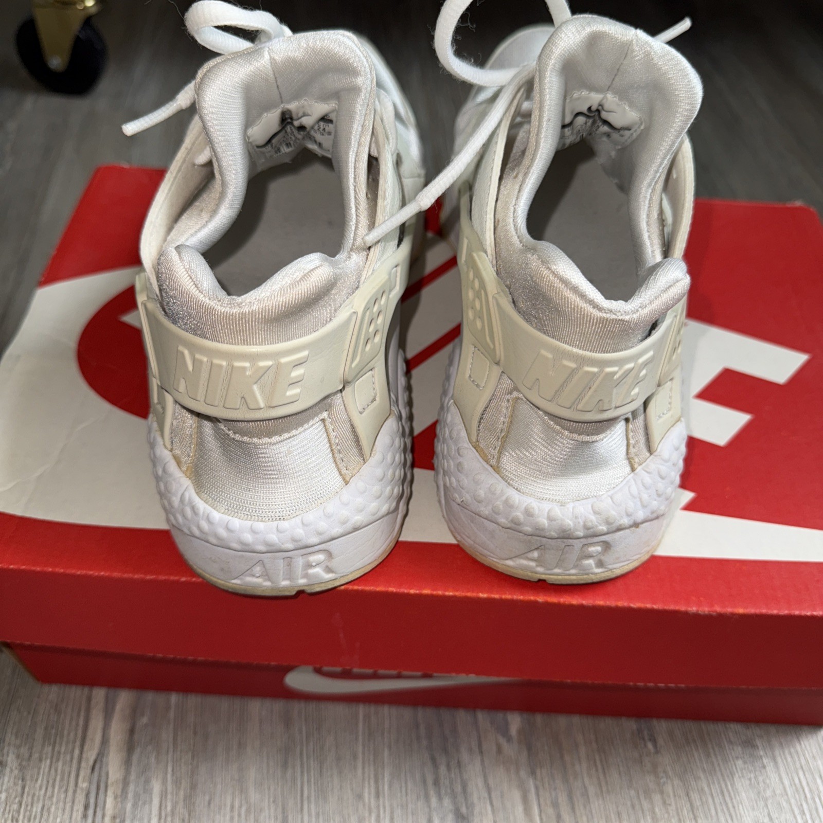 Nike Shoes Womens 7 Air Huarache Running Low Sneakers 634835-108 White Lace Up