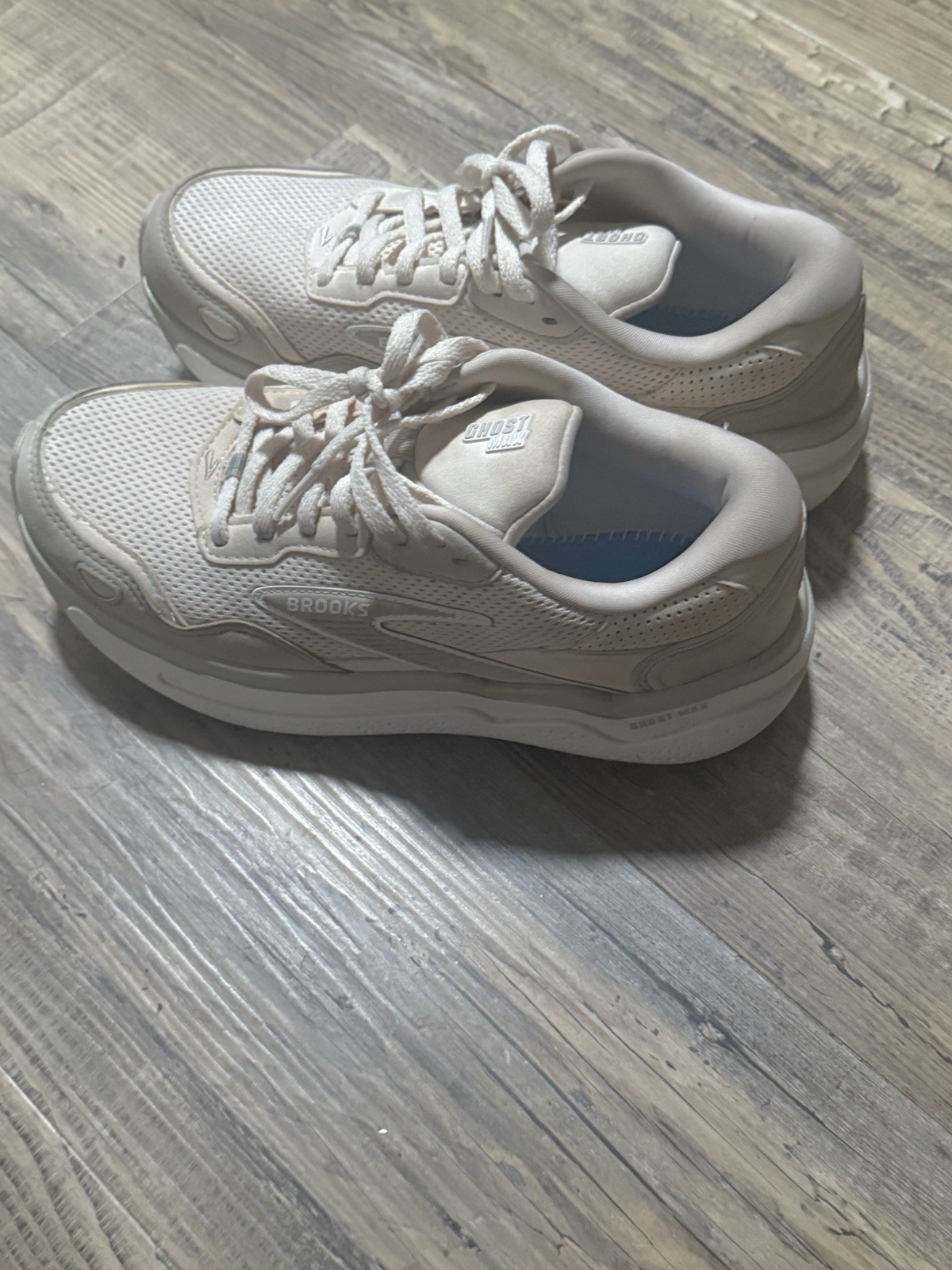 Brooks Ghost Max Beige Lace Up mesh. SEE DESCRIPTION
