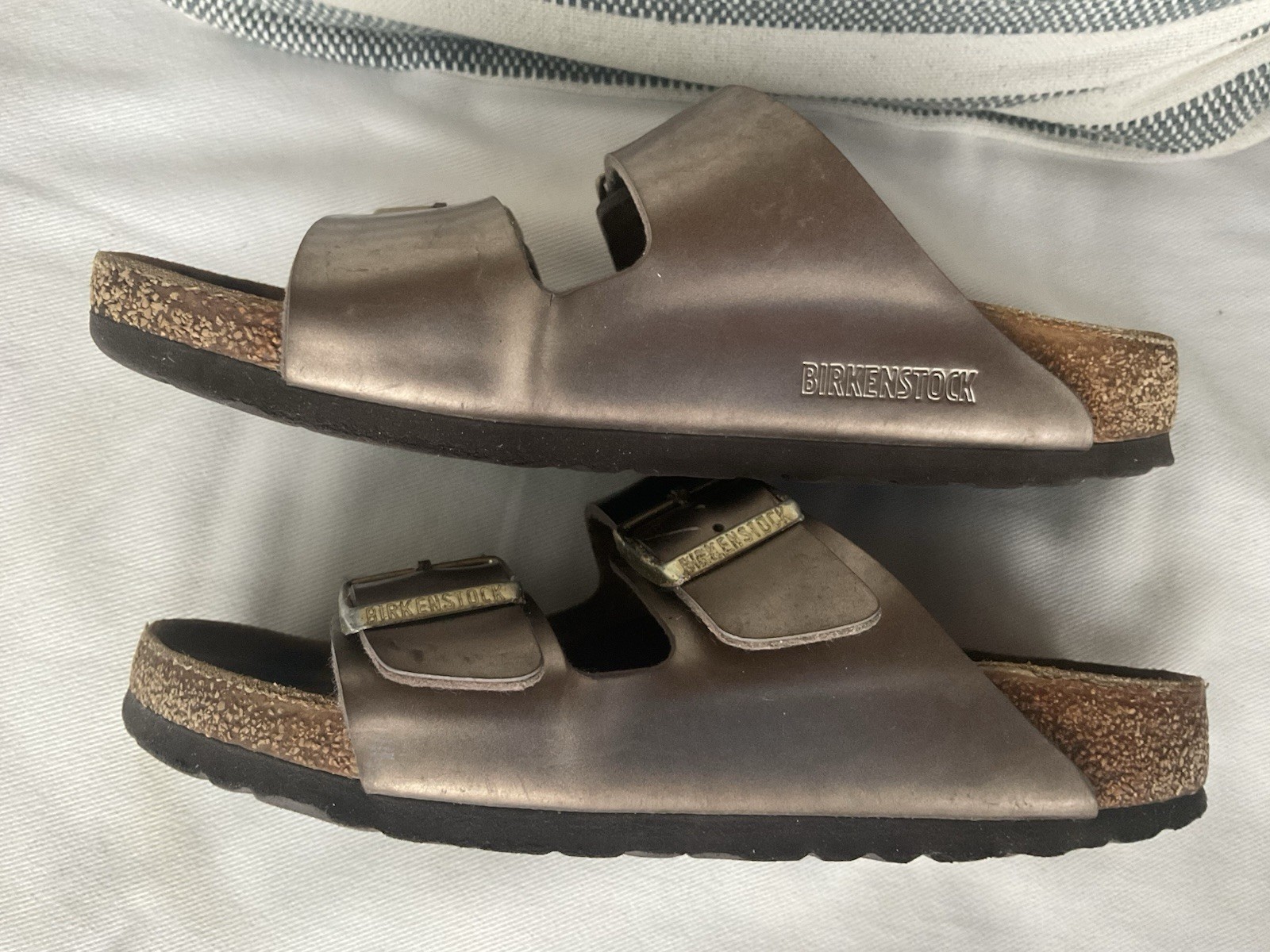 BIRKENSTOCK Wmn ARIZONA 2 Strap SLIDE SANDALS Metallic Bronze Size 38 (7)