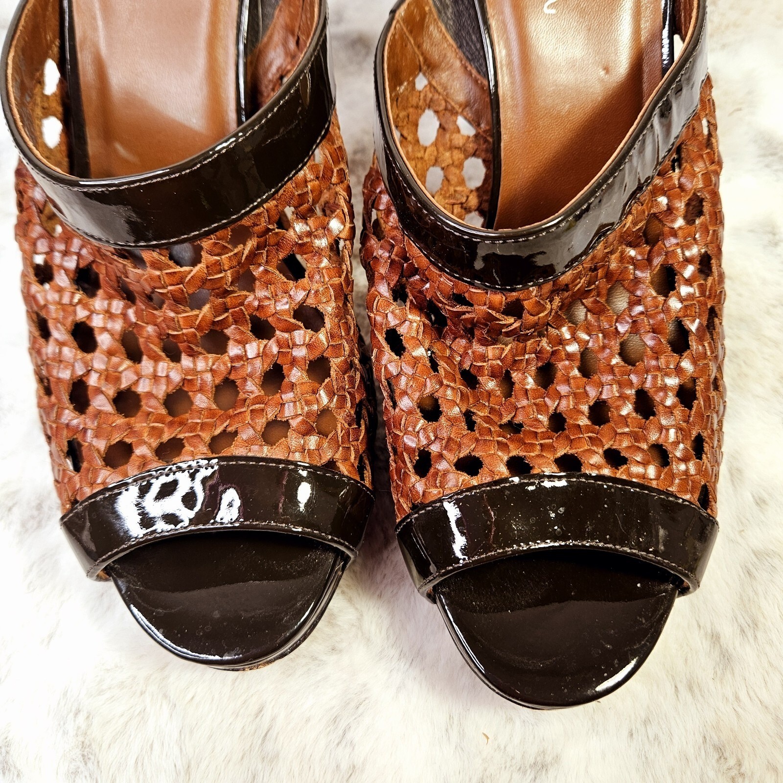 Cole Haan Women’s Brown Leather Woven High Heels Peep Toe 4.25″ Wood Heel D33775