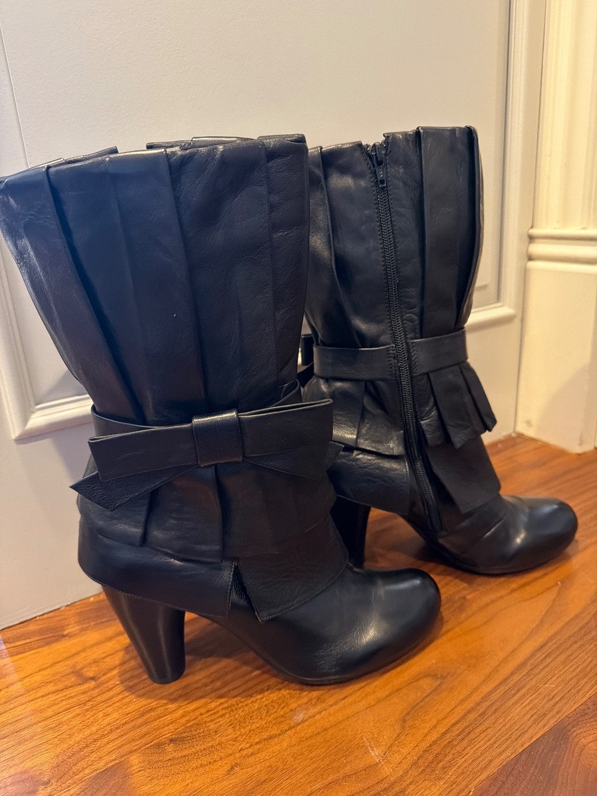 BNIB -CHIE MIHARA LEATHER MID CALF BOOTS IN BLACK PLEATED BOW ACCENT size 39