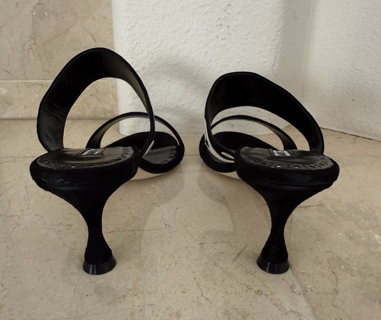 MANOLO BLAHNIK Bemusa Black White Wave Mule Sandals Sz 36.5 US 6.5 New
