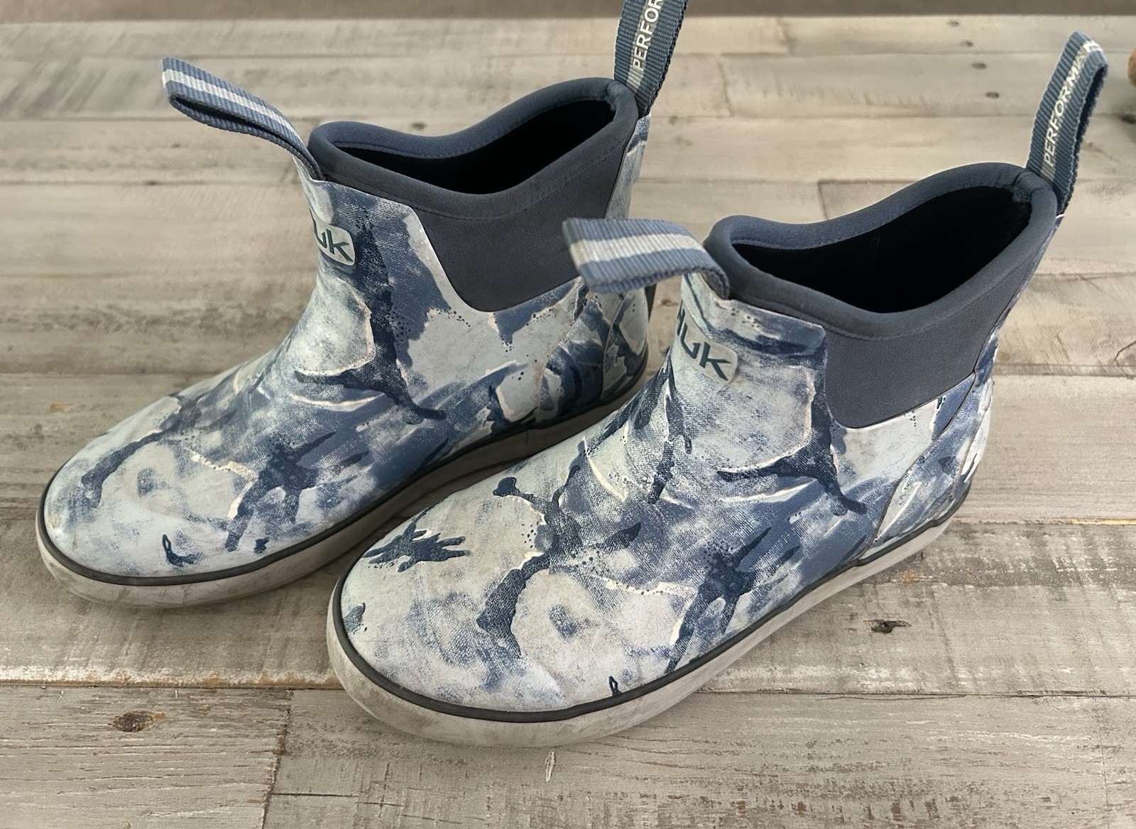 Huk Boots Women’s Size 6