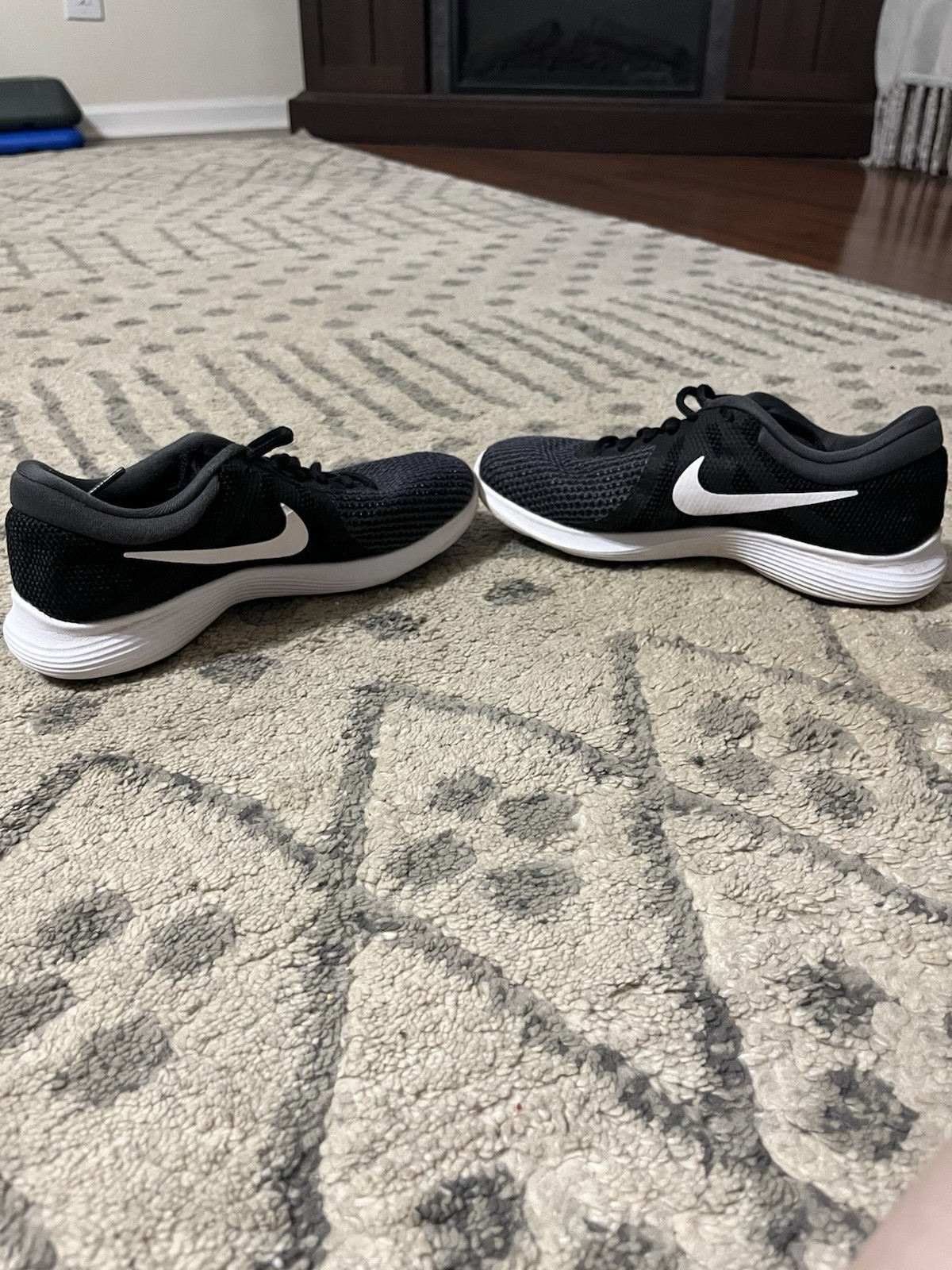 Nike Woman’s Black/White Lace-Up Low Top Athletic Sneaker for Activewear Casual