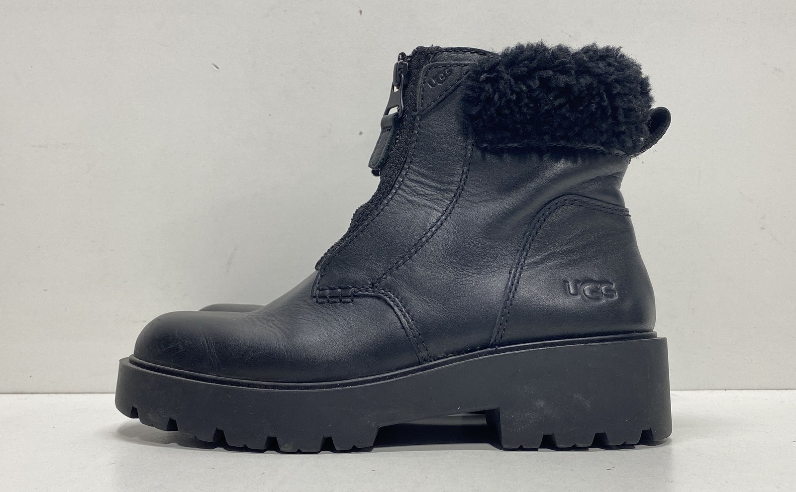 UGG Czeriesa Black Leather Front Zip Waterproof Moto Boots Women’s Size 6.5