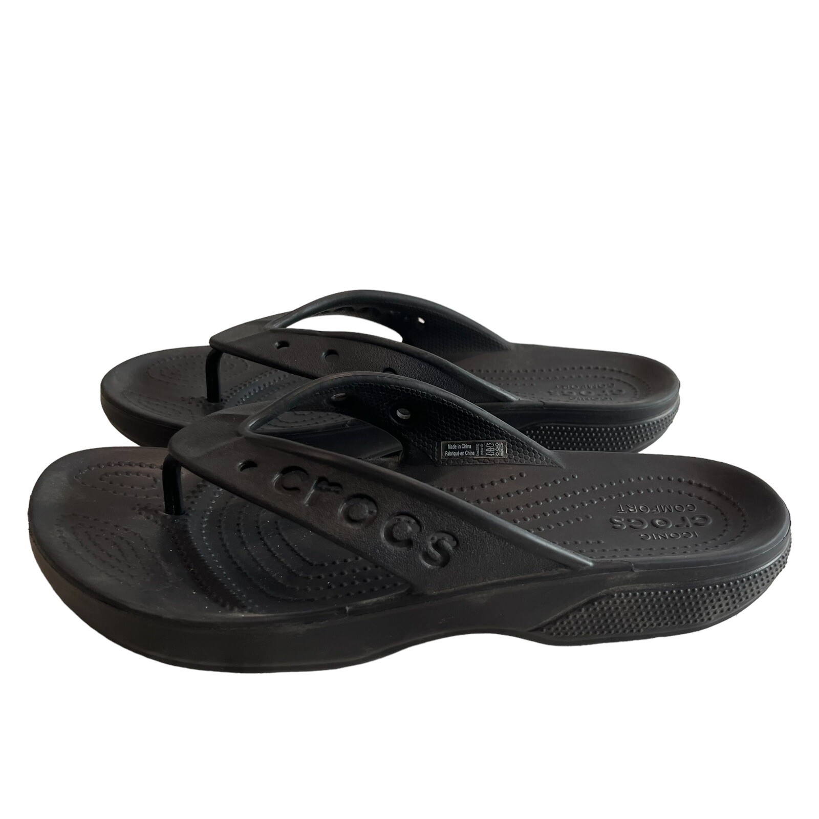 Crocs Baya II Black Flip Flop Thong Sandals Die Cut Logo Women’s 10 / Men’s 8