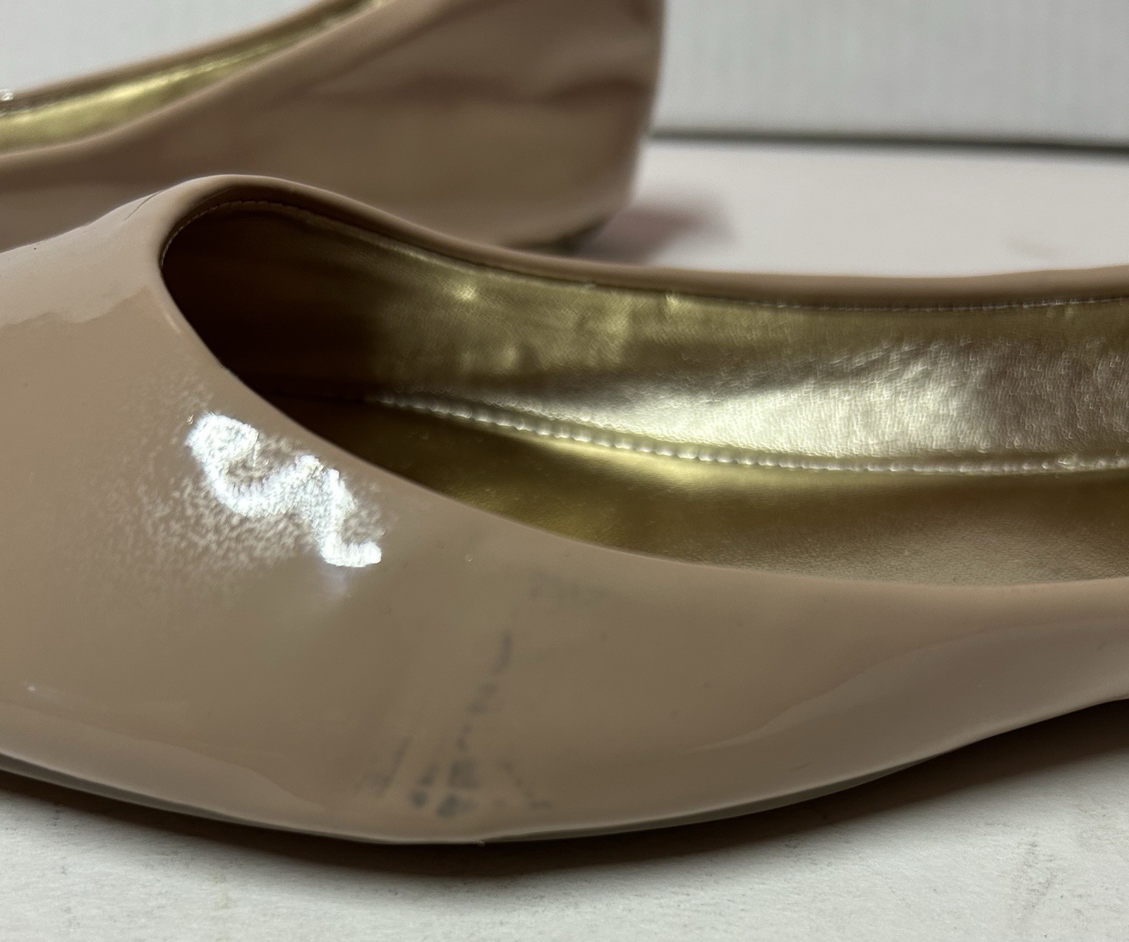 Xhilaration Target Patent Nude Beige Flats Size 9 EUC