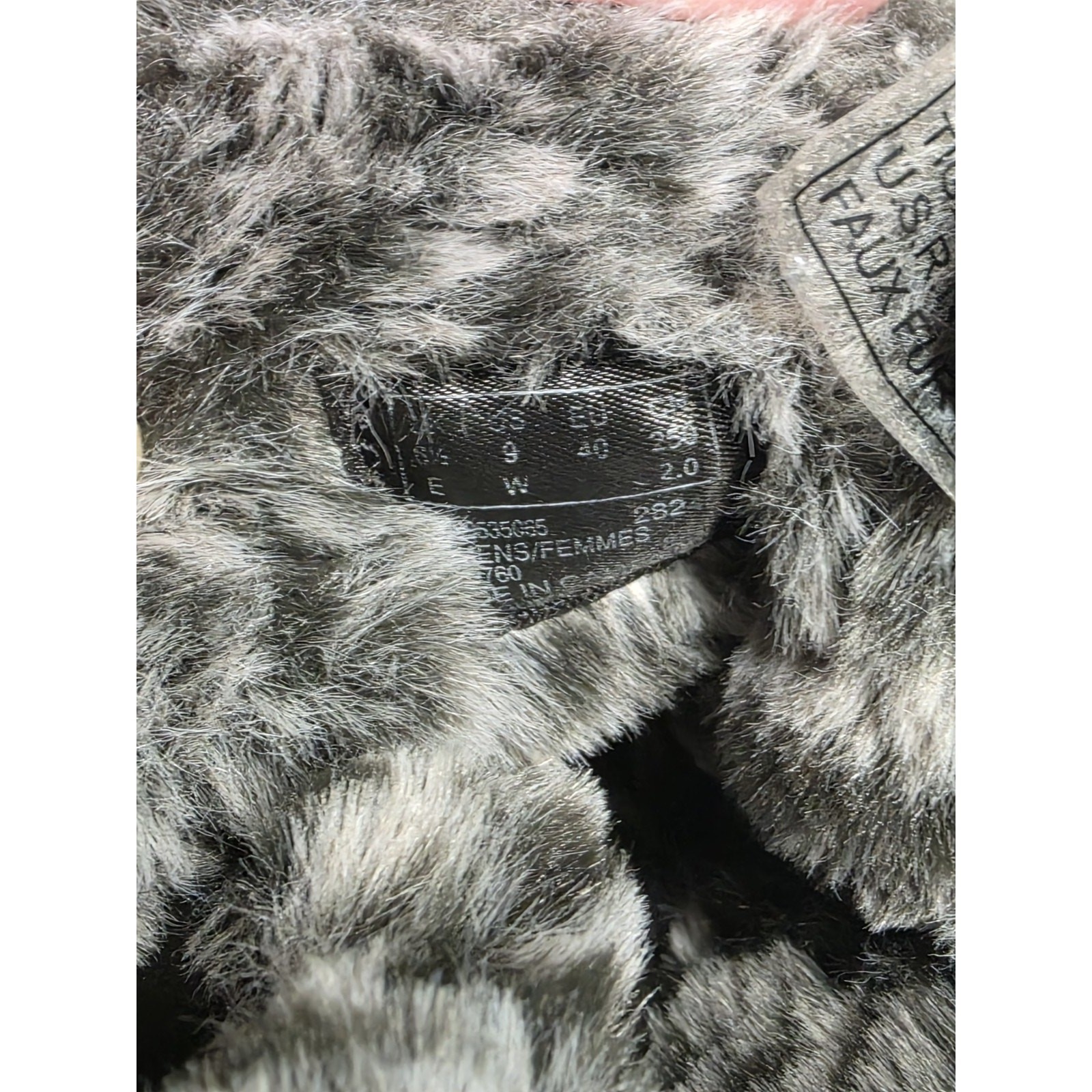 Clarks Cloudsteppers Faux Fur Lined Comfort Pull On Ankle Bootie Black Gray Sz 9