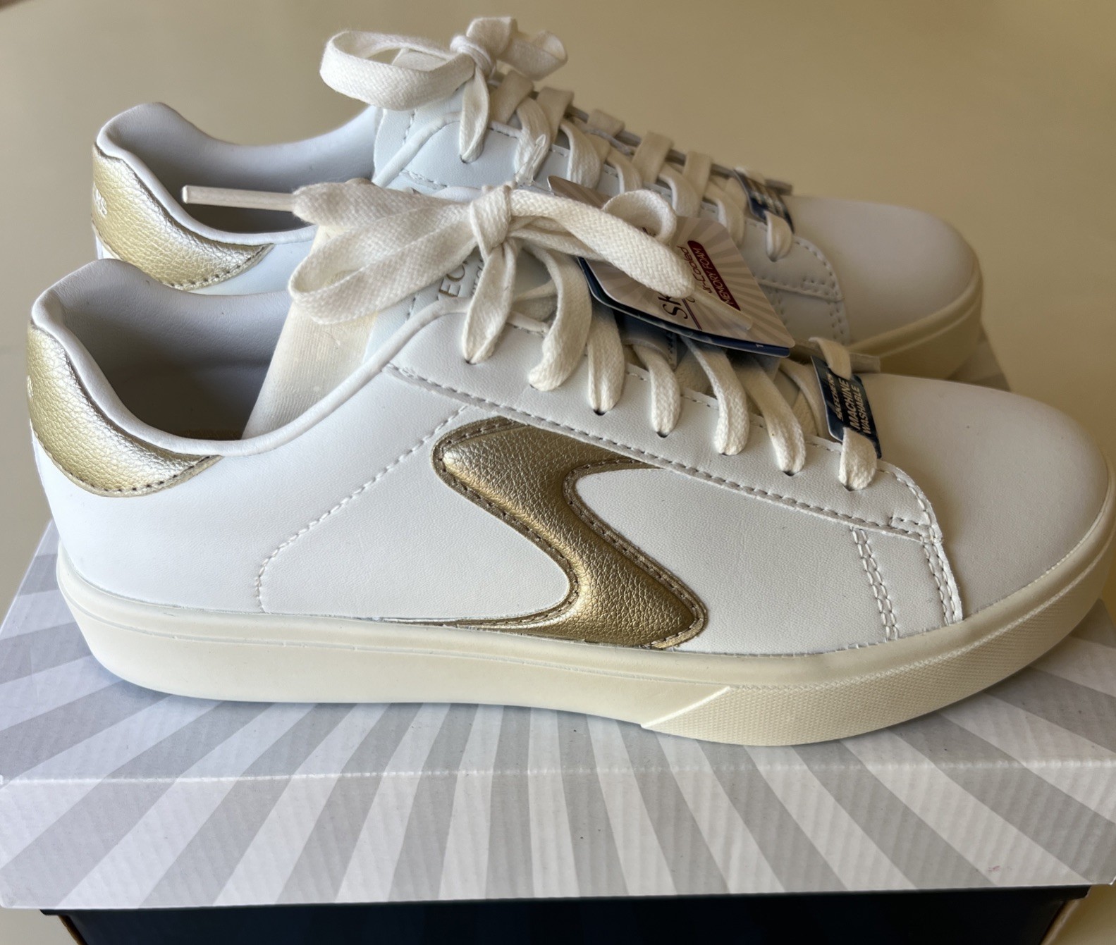 Skechers Court Classics Sneakers Womens Sz 6.5 White Gold Memory Foam