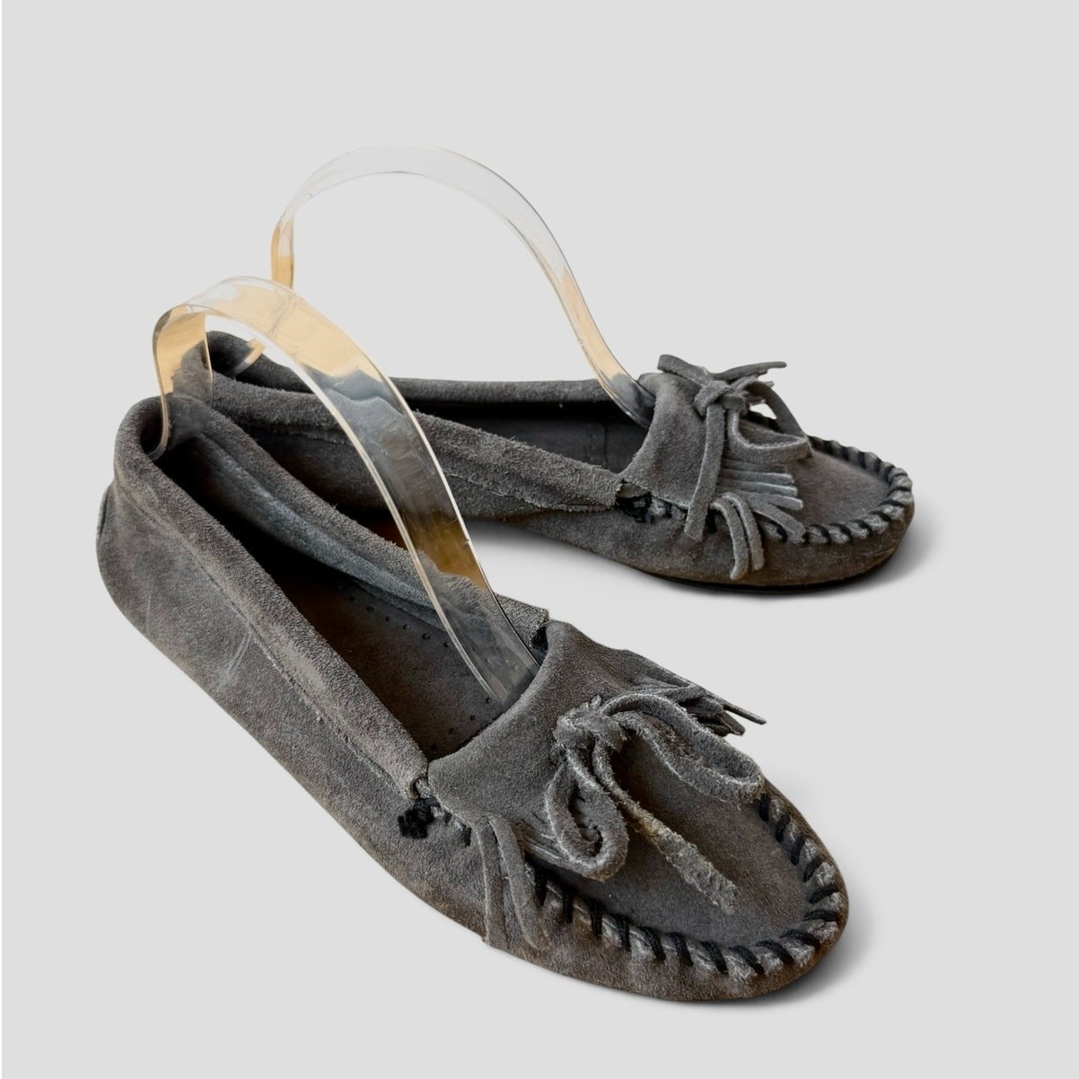 Minnetonka Suede Kilty Hardsole Moccasins Gray Rubber Sole Women’s Size 7.5