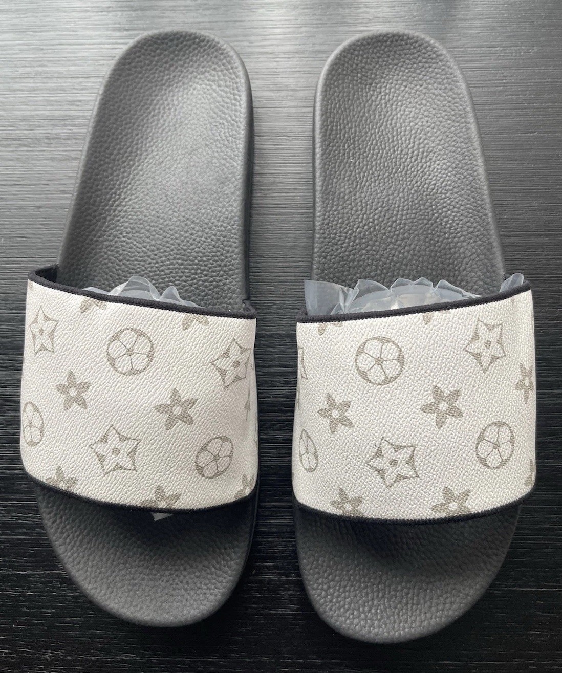 Classic White-Gray Upper, and Black Bottom. Size 45 EU