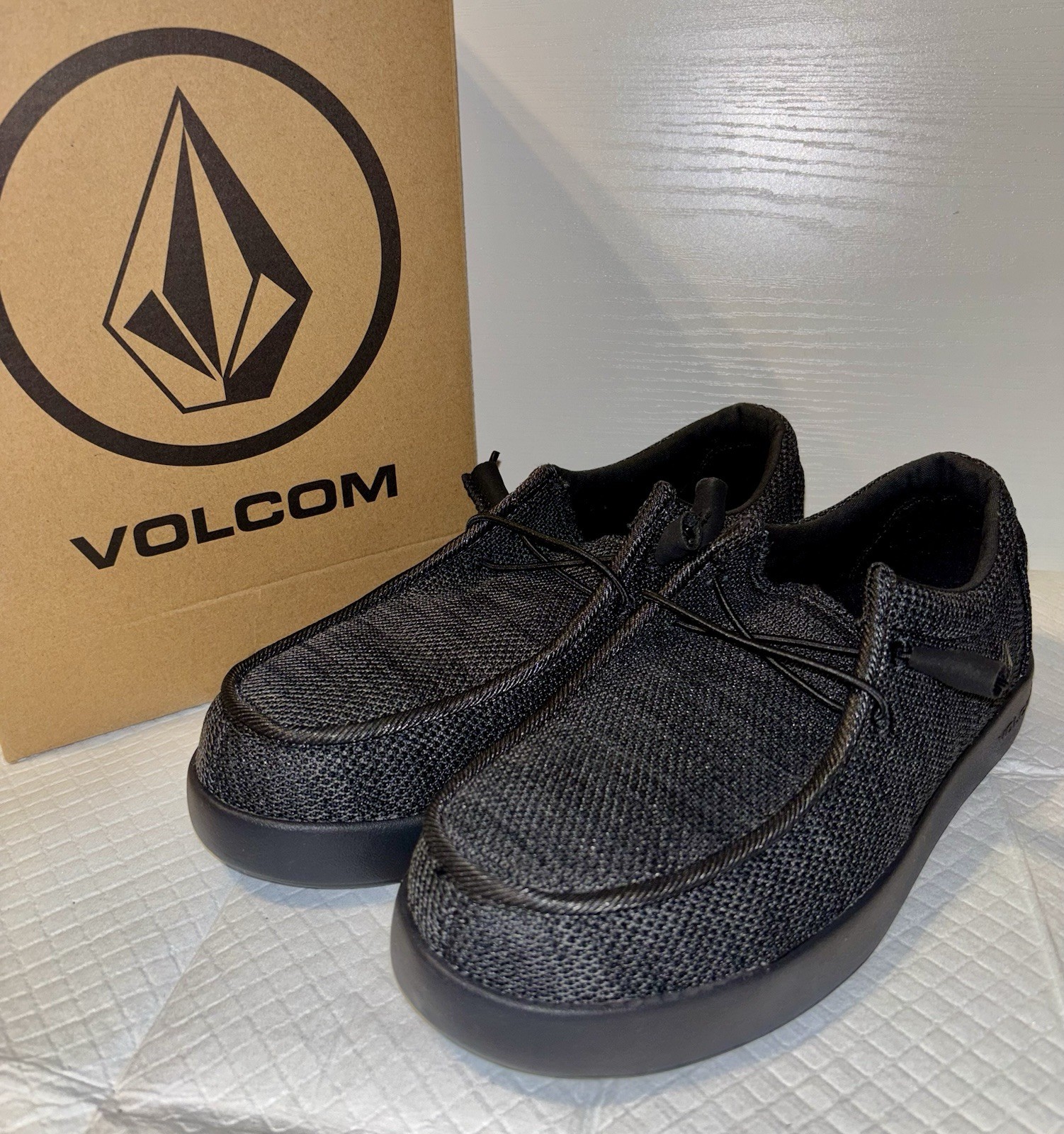 VOLCOM Workwear CHILL Casual Work Shoes Comp Toe VM30802F Womens Size 7.5W