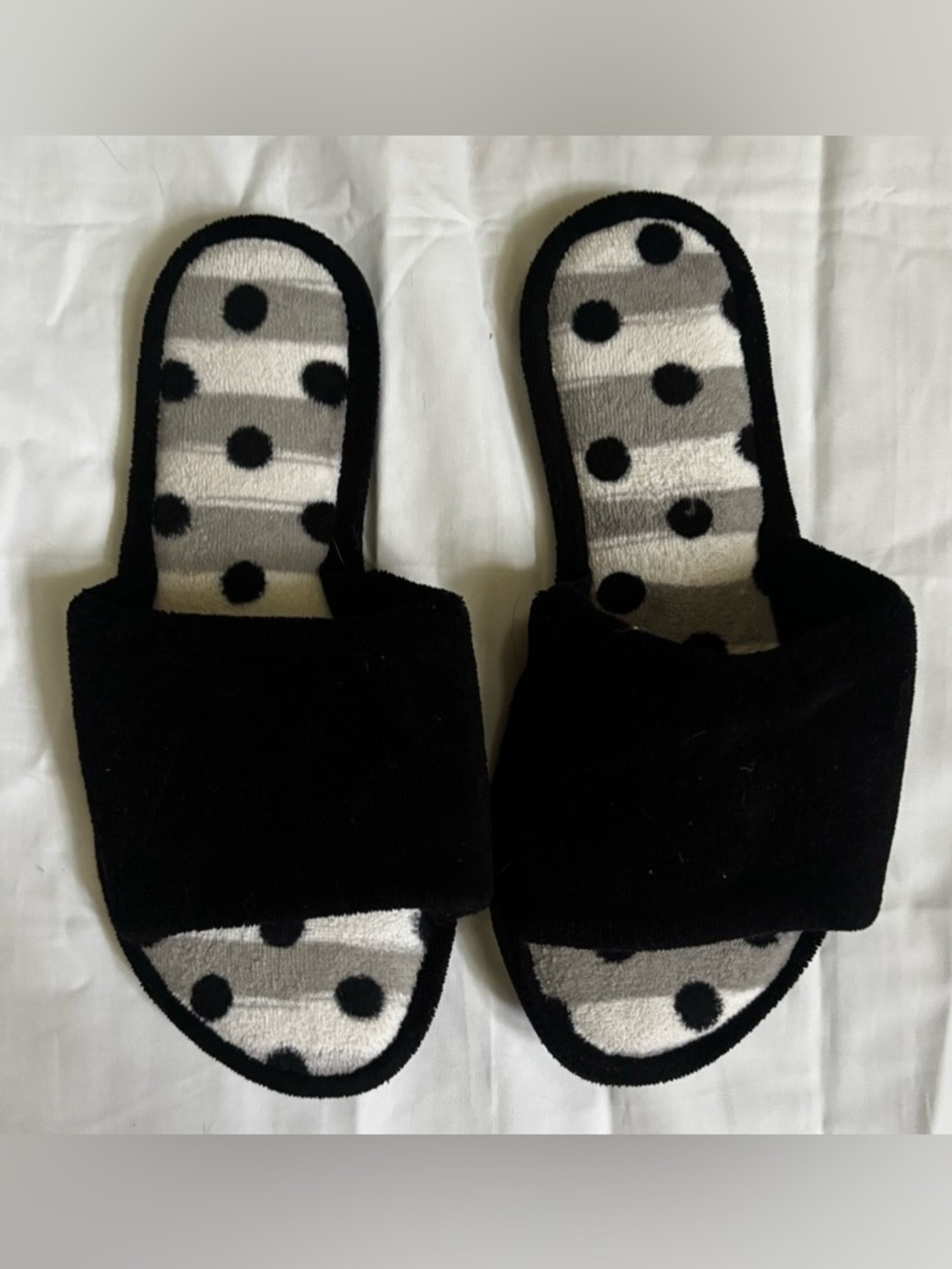 Dearfoams Women’s Slipper Bundle in Blue/Black/White/Grey Sz M 7-8