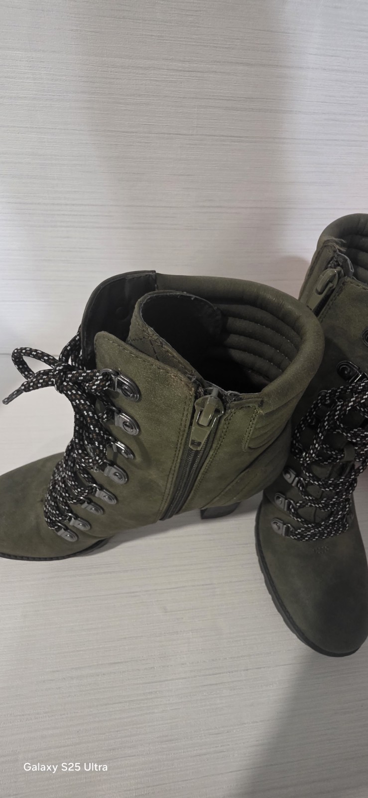 SEVEN7 Footwear Flatiron Olive Boots Women’s Size 8 Green New In Box