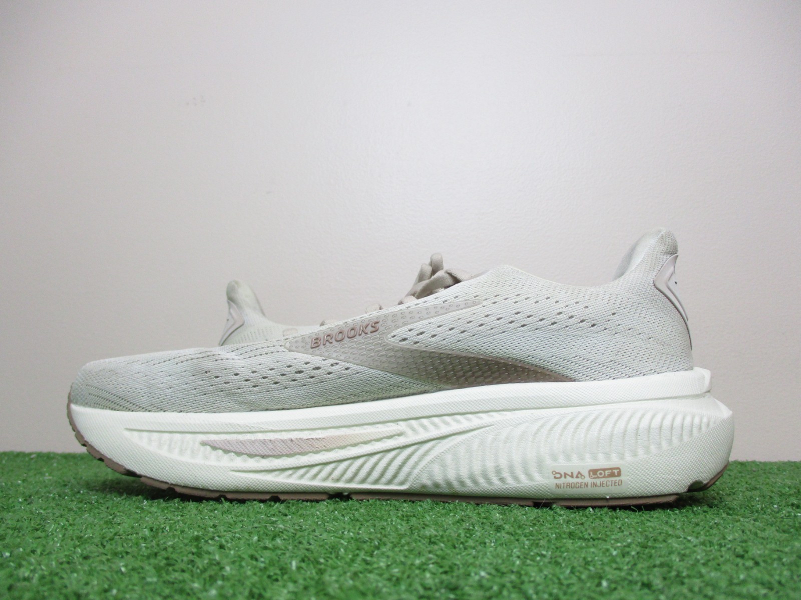 Brooks Ghost 17 Womens Size 9.5 Medium B Grey Chateau Running Sneakers