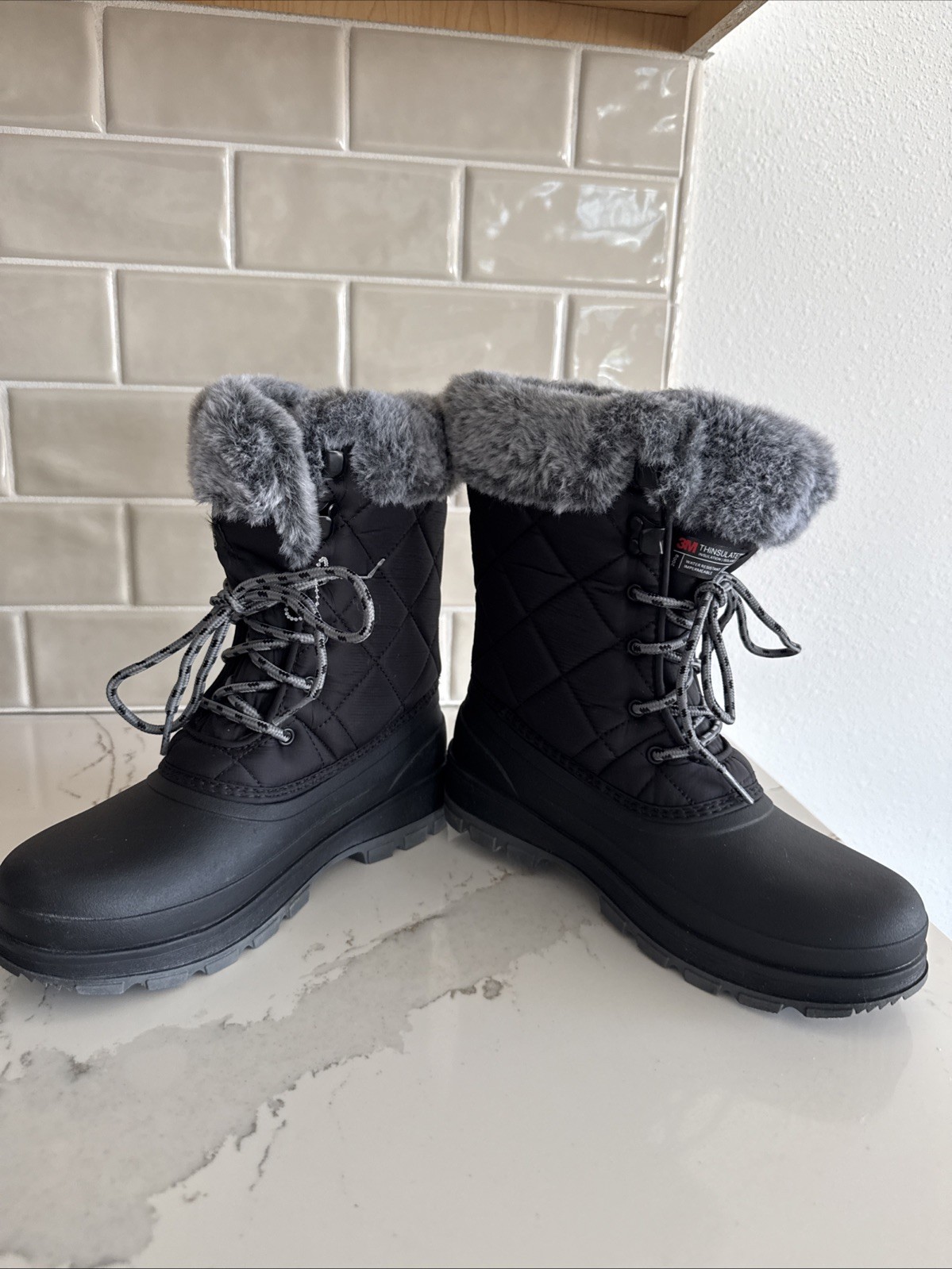 OZARK TRAIL SZ 6 WOMENS SNOW BOOTS WATERPROOF THINSULATE MEMORY FORM Lace Up