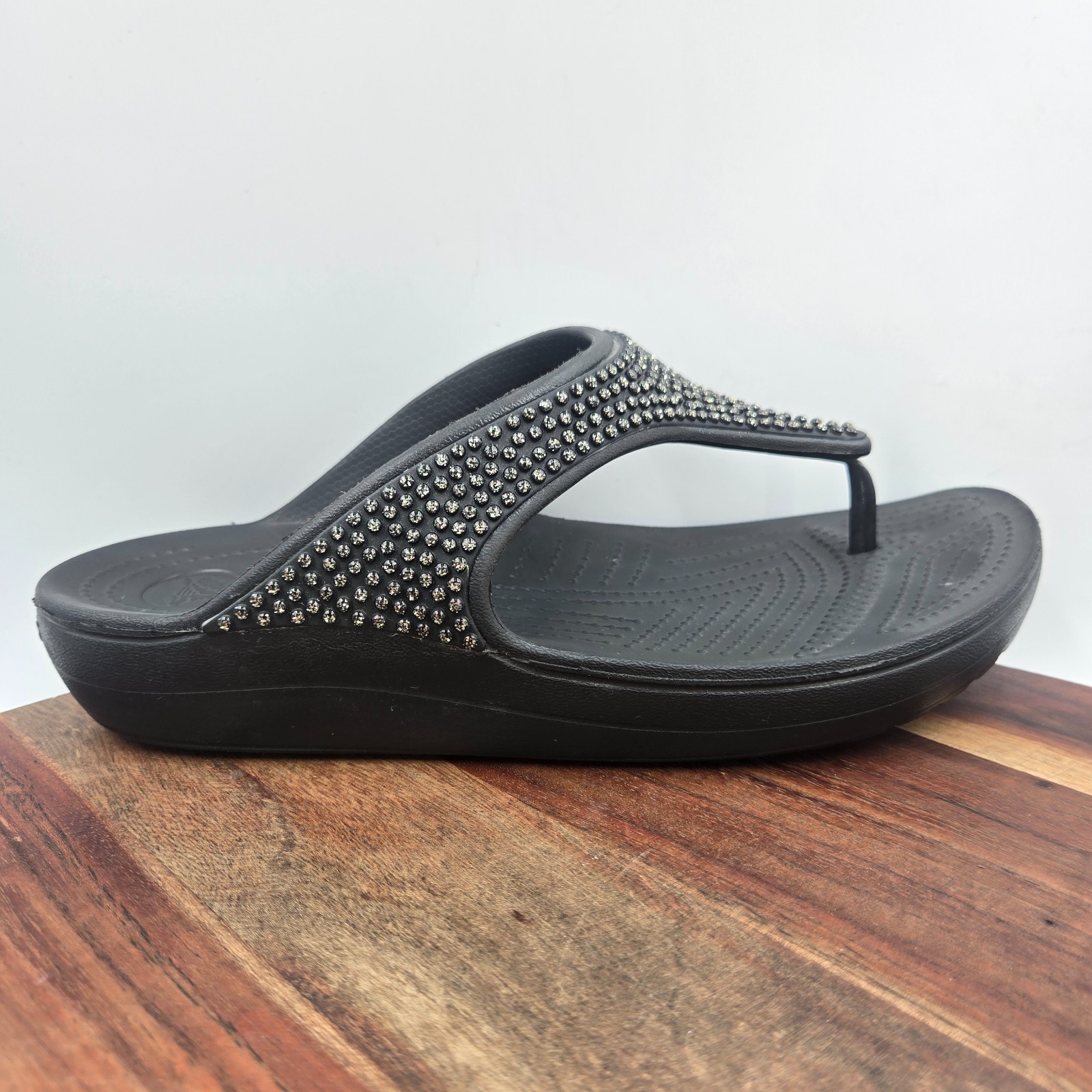 Crocs Monterey Diamante Sandals Women’s 10 Black Comfort Thong Flip Flop Wedge