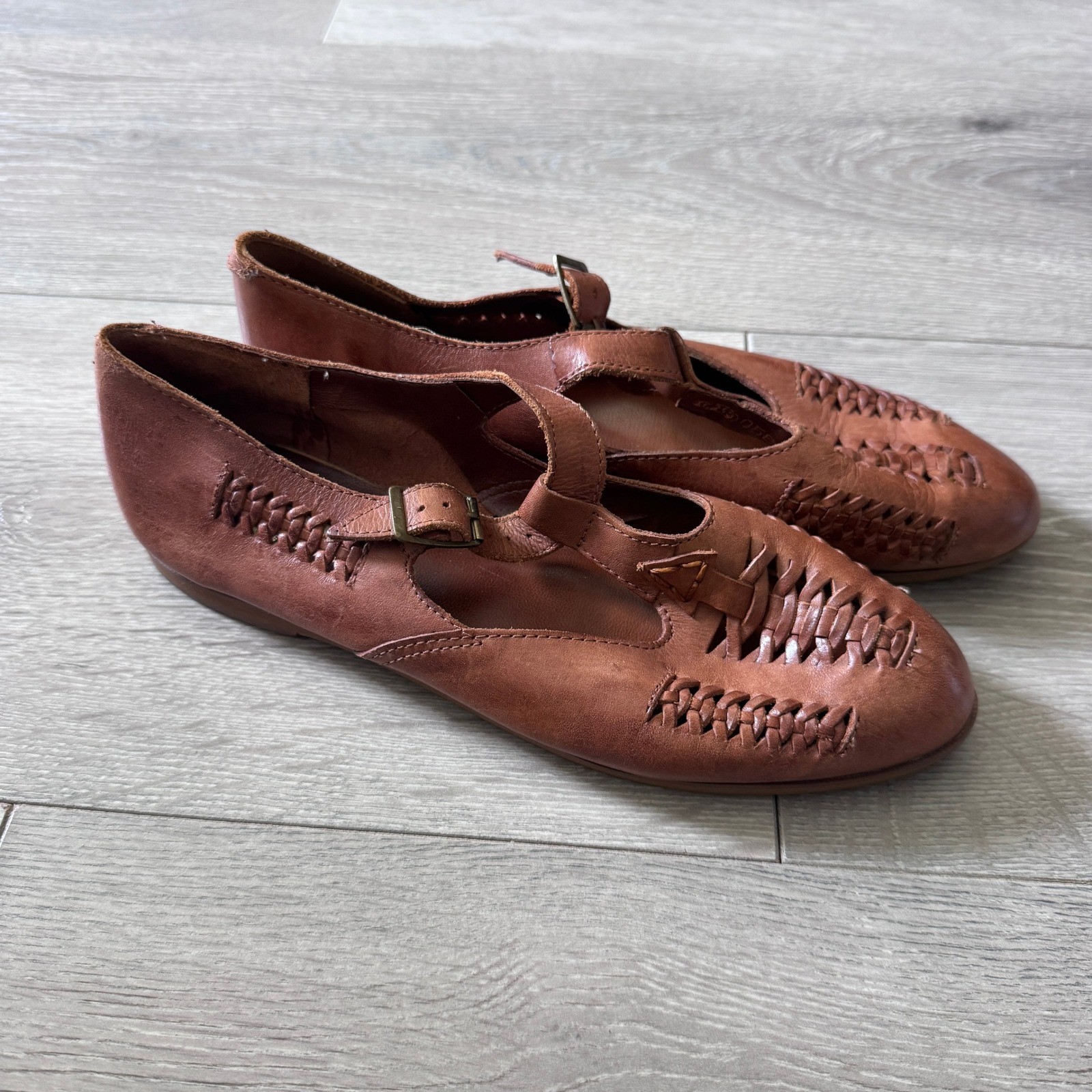 Scandals Vintage Brown Leather Woven T-Strap Huarache Flats Made in Brazil 7