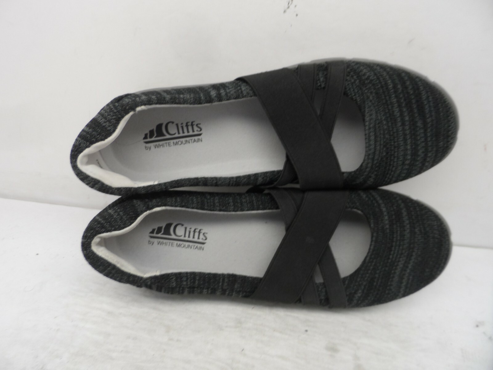 Cliffs by White Mountain Women’s Slip-On Felice Elastic Flats Black Size 7.5M