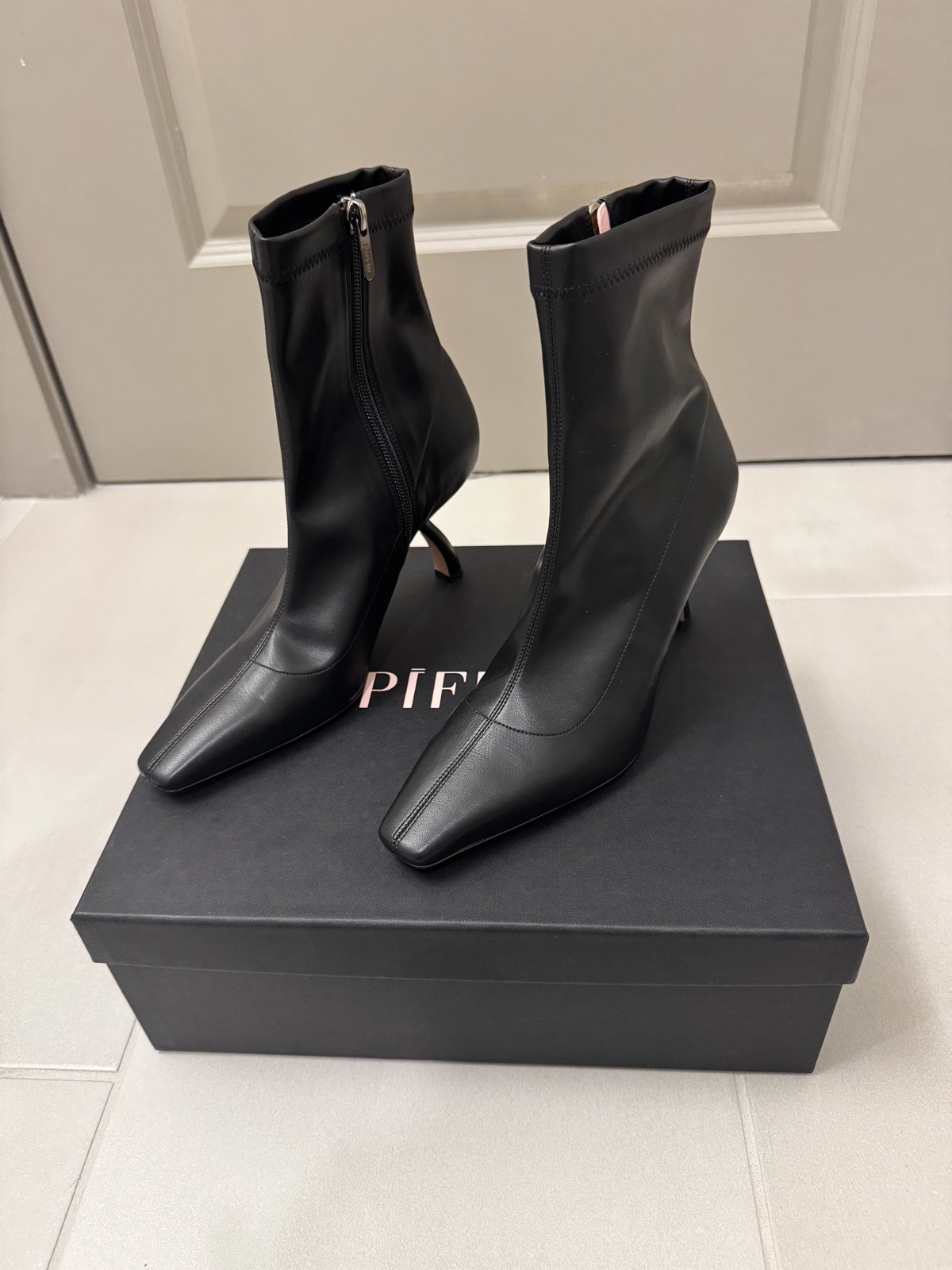 Italian Leather Heels Ankle Boots size 7.5 Women’s Square Toe Booties Black