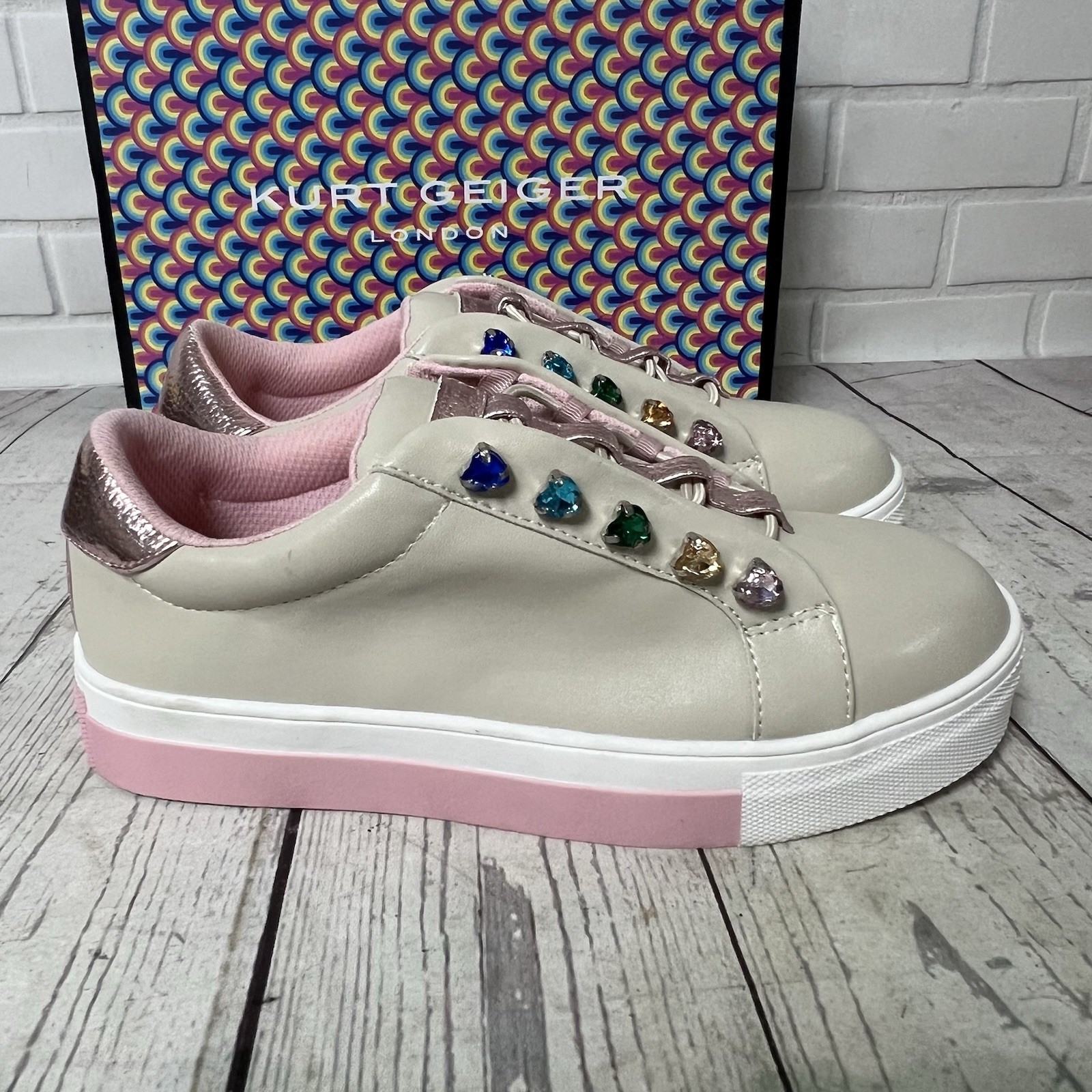 Kurt Geiger Mini Liviah Sz 4 Girl Beige Leather Multicolor Heart Crystal Accents