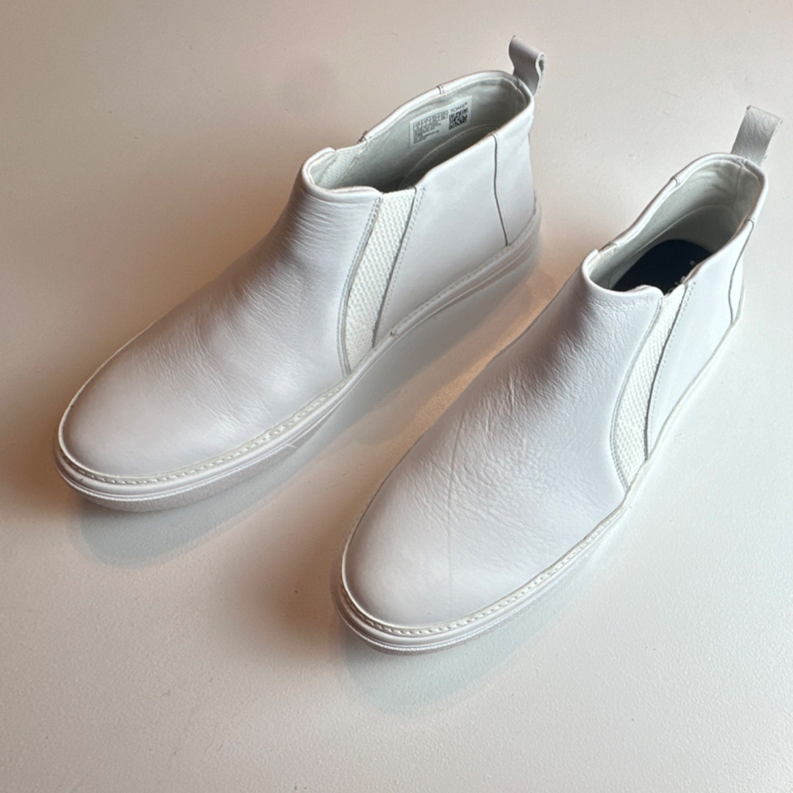 Tom’s Shoes Women’s Bryce High Top White Leather Elastic Gore Pull Tab US 9