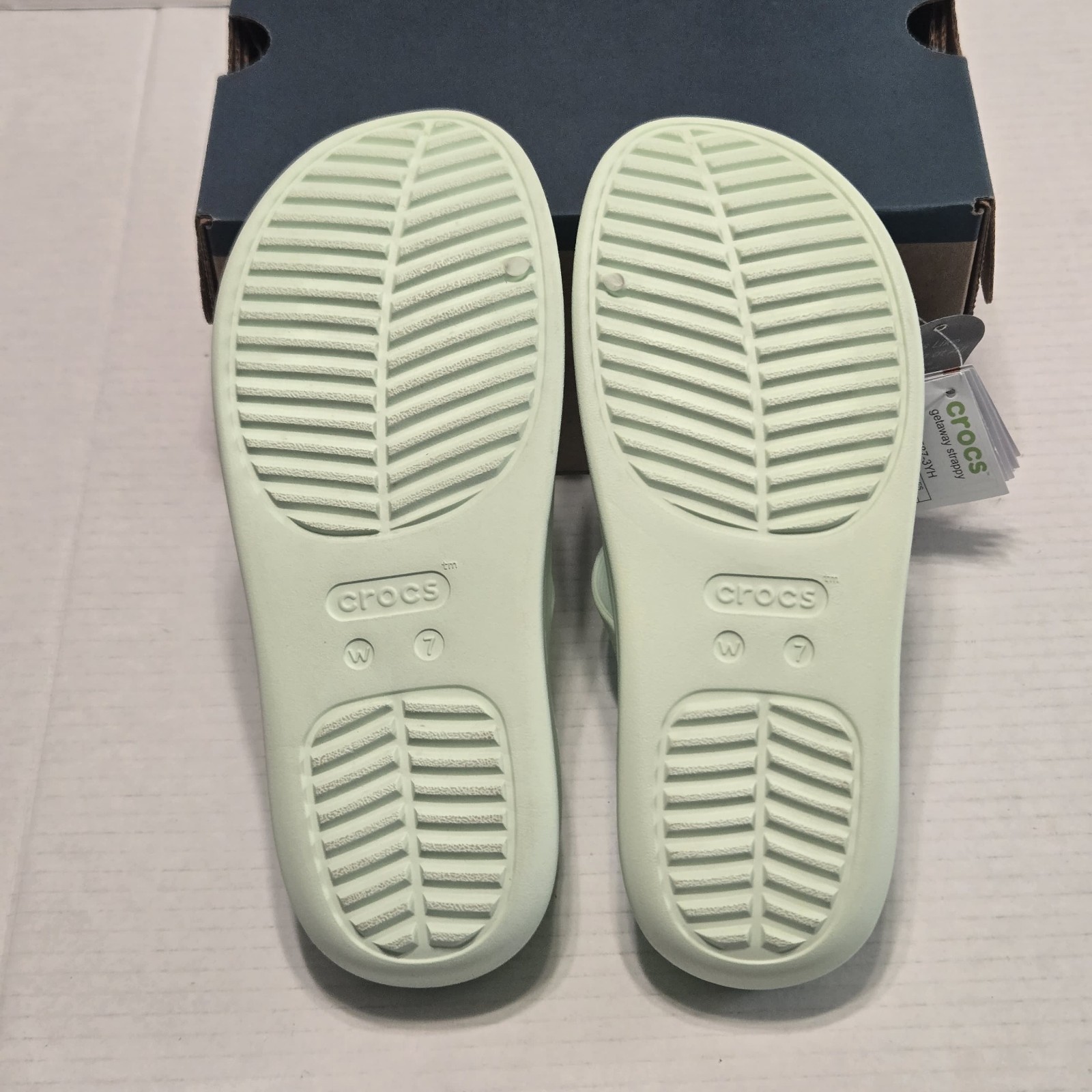 Crocs Getaway Strappy Sandal Womens 7 Comfort Waterproof Beach Poolside Green