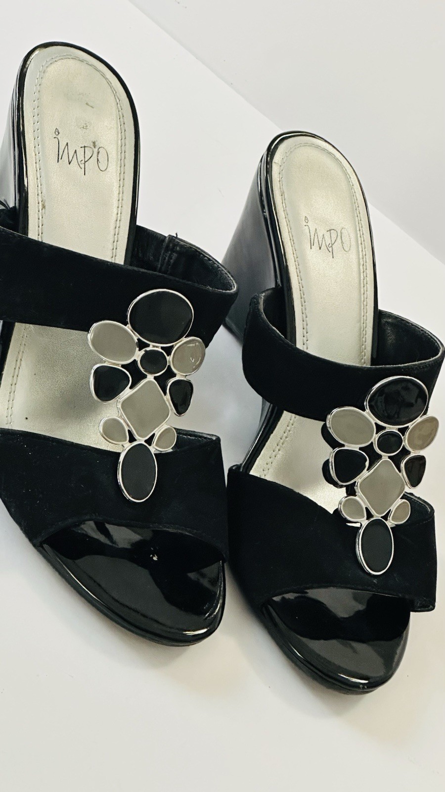 Impo Women’s Black Slip-On Wedge Slide Sandals Silver Beaded Accents 8.5