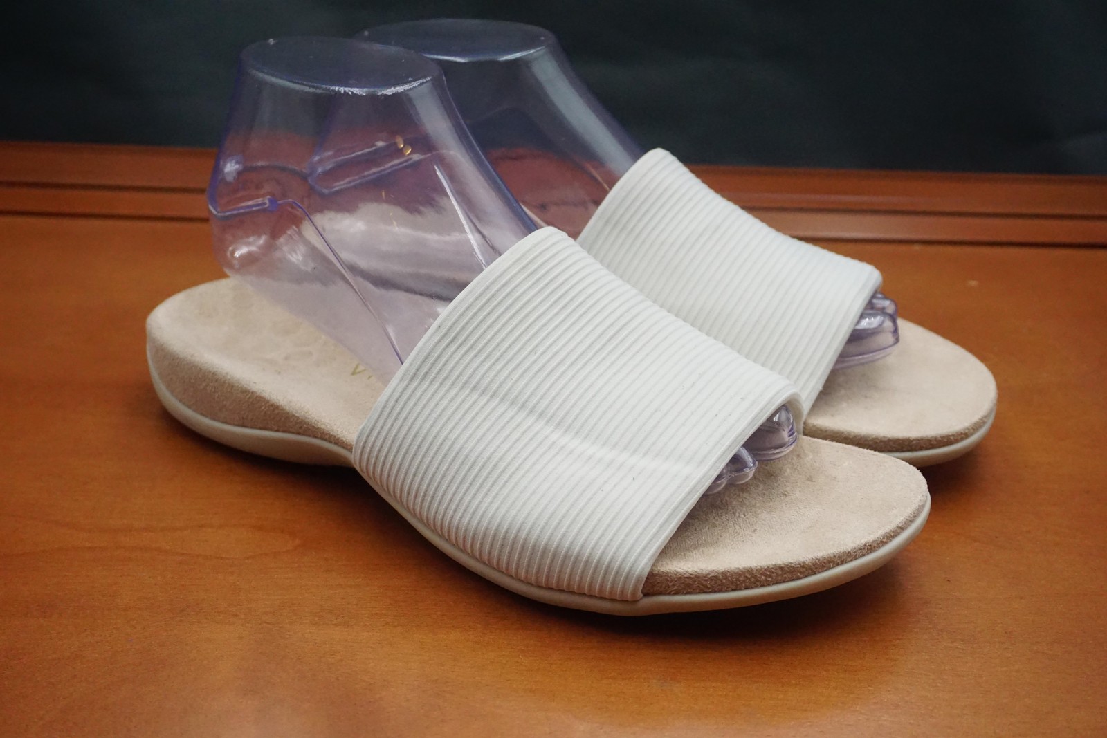 Vionic Renie Knit Sandals Womens Size 9 Beige Slide Cushioned Arch Support
