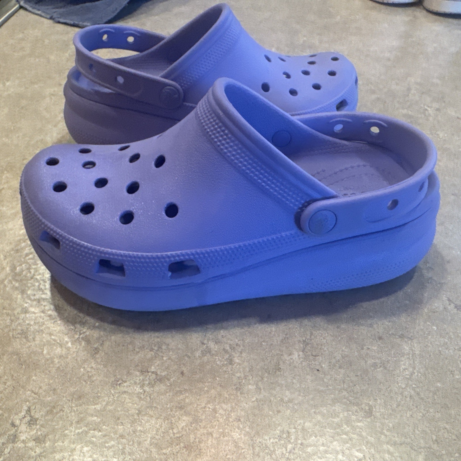 Iconic Cutie Crush Crocs Platform Clog Shoes J5 Unisex Purple EXCELLENT
