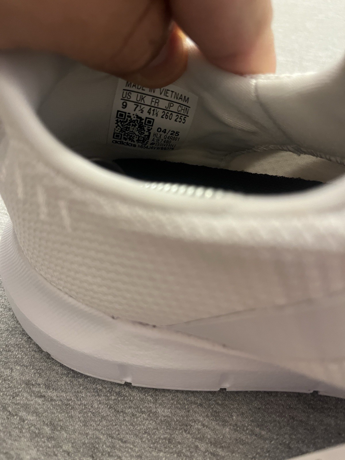 Adidas Swift Run 1.0 Cloud White Gold Women’s Running Shoe Size 9 (IE7480)