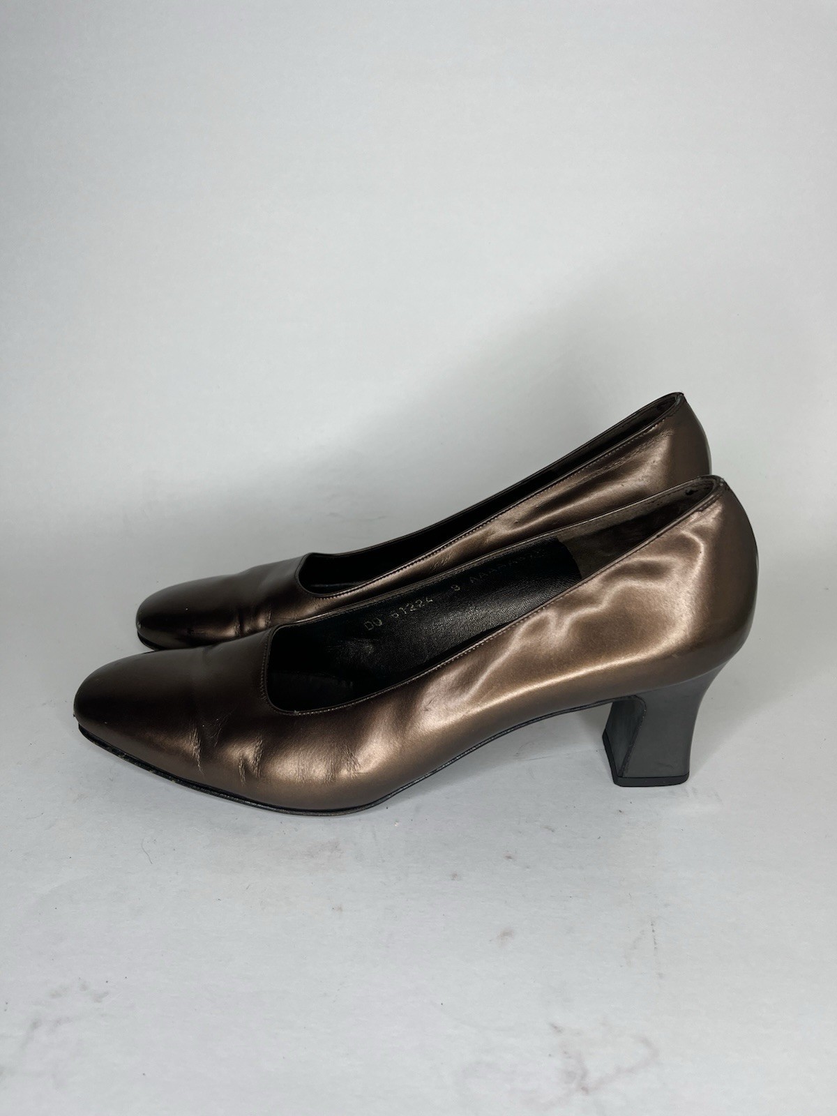 Salvatore Ferragamo Bronze Patent Leather Pumps Heels Women’s Sz 9 4A US/39.5EU