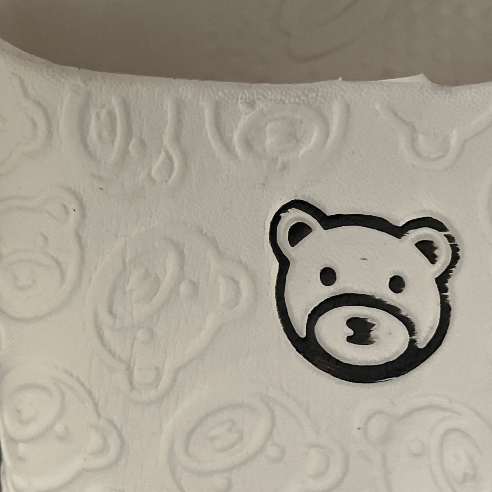 NEW CUTE BEAR PILLOW SLIDES WHITE SZ 9-10 GARDEN BATHROOM SHOES NIB USA