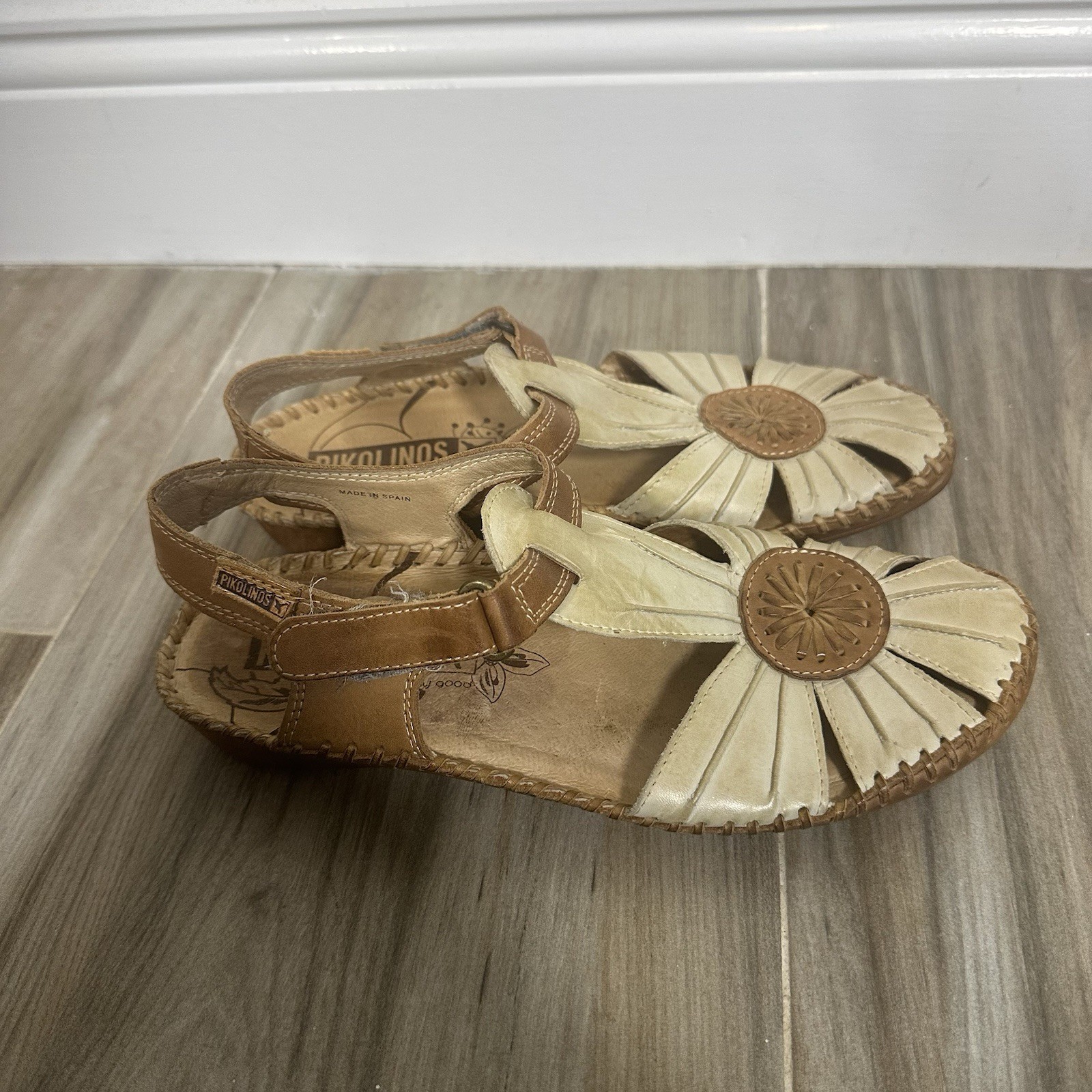 PIKOLINOS EU 37/US 6.5- 7 White & Brandy Leather Floral Sandals Casual Travel