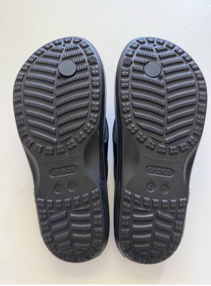 New Crocs Black Baya II Flip Flops Sandals Women’s size 6