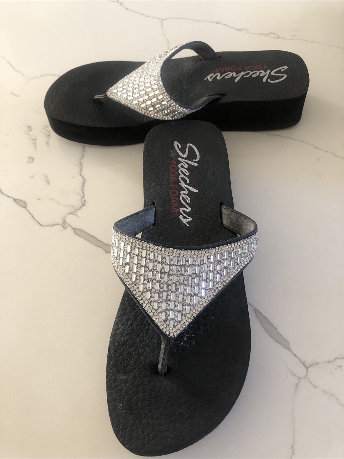 Women’s Skechers Sandals Thong Foam Yoga Size US 8 SN 31601 Nice Preowned