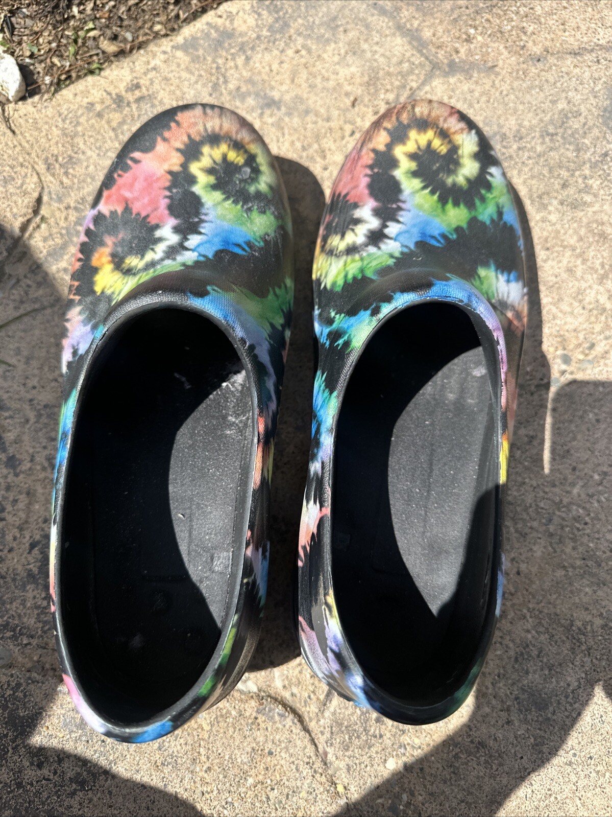 Crocs 10 Dual Comfort Neria Pro II Graphics Tie Dye Slip Resistant Nurse Clogs
