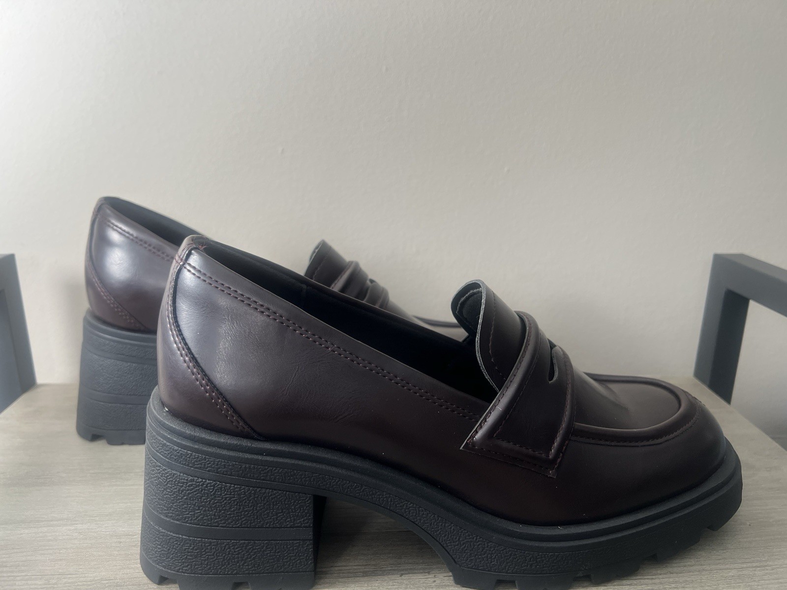 Size 8 JENN ARDOR Women’s Brown/Maroon Faux Leather Slip-On Loafers Padded