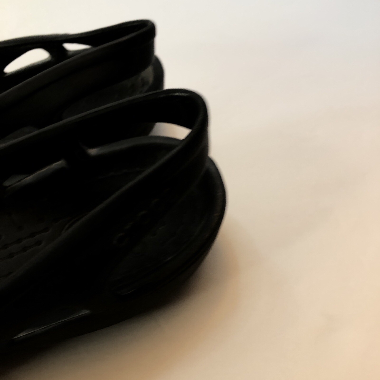 Crocs Size 8 Croslite Slip On Flats w/Heel Strap Solid Black