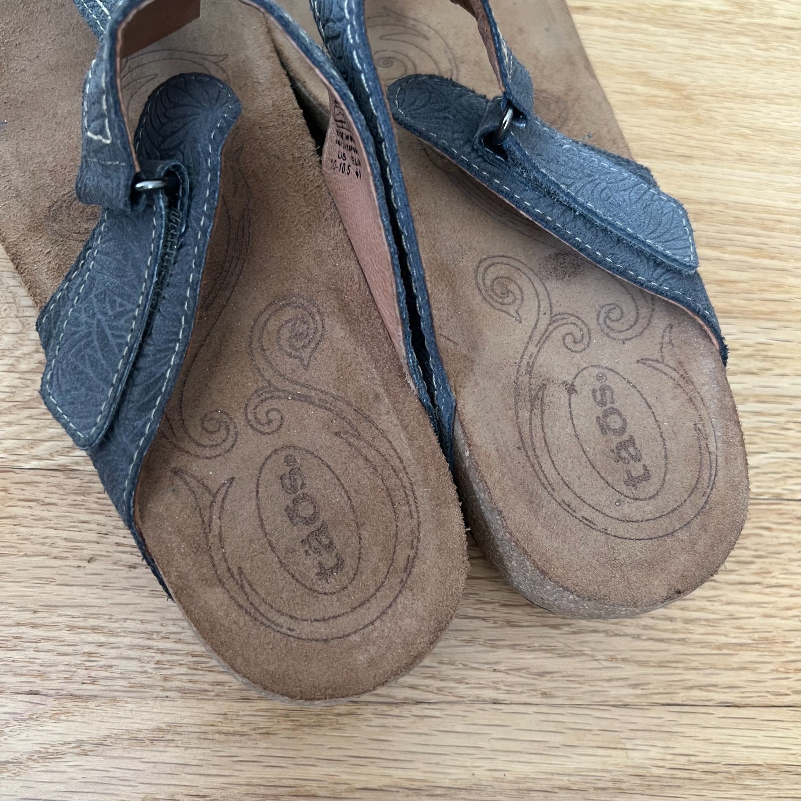 Taos Lucy Embossed Suede Leather Thong Sandals Blue Women Size EU 41 US 10-10.5