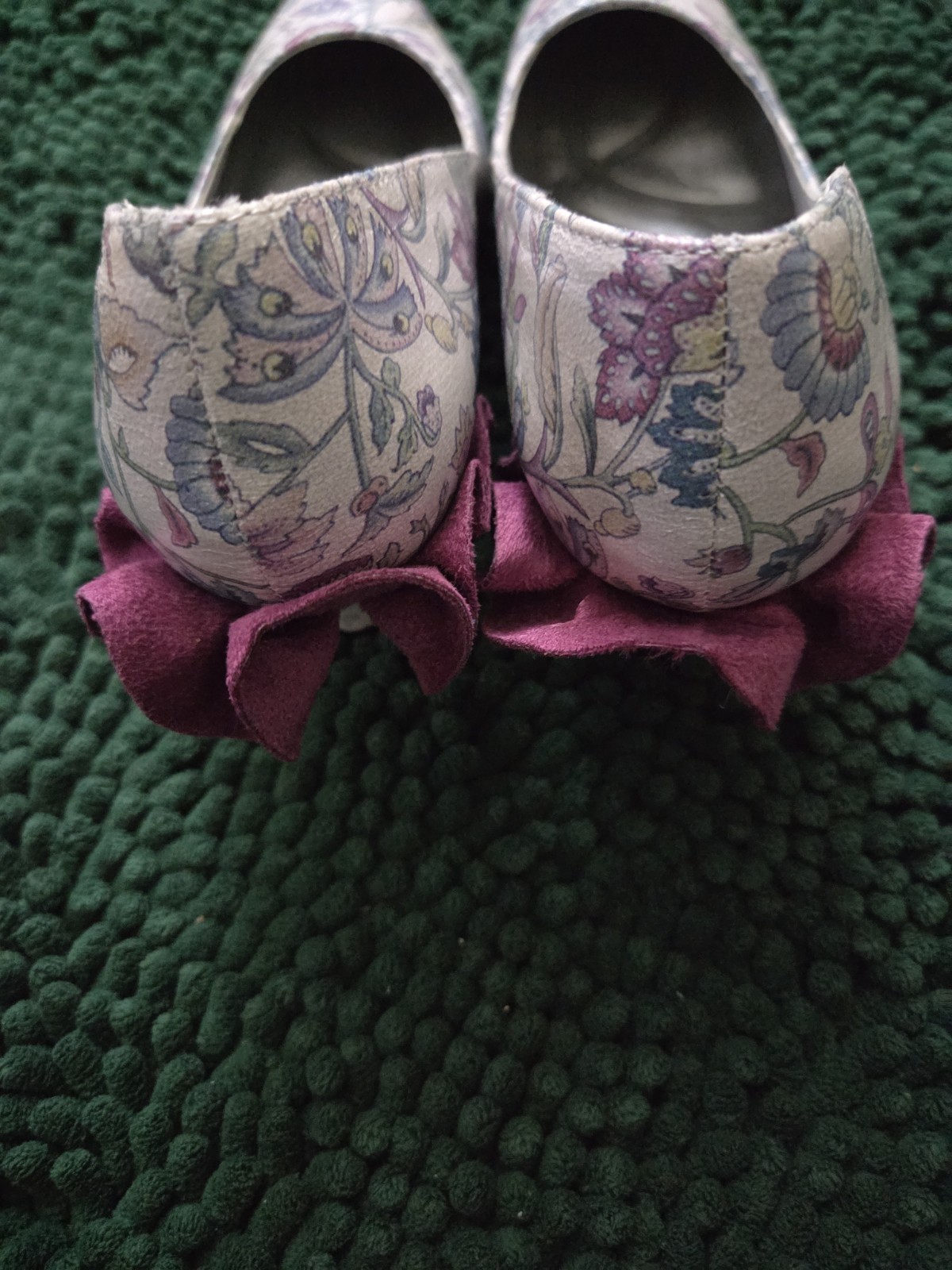 Bellini Clarise Ruffled Floral Pump Women’s Size 7W New in Box