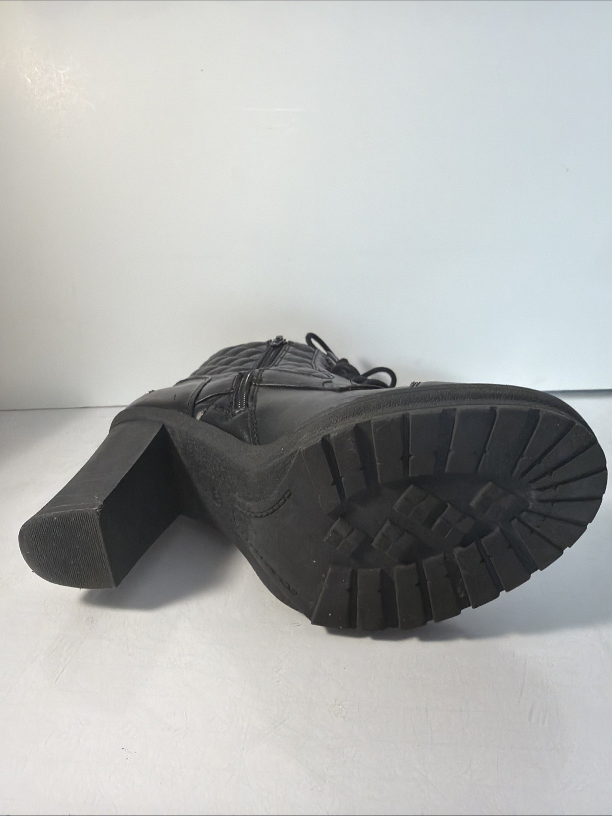 G By GUESS Black Quilted Booties Boots Heels Biker Grunge Gothic Moto Buckle 6.5