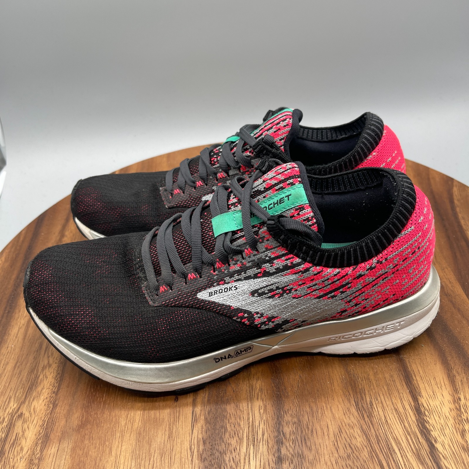 Brooks Ricochet Shoes Womens 8.5 B Black/Pink Running Comfort Walking Sneakers