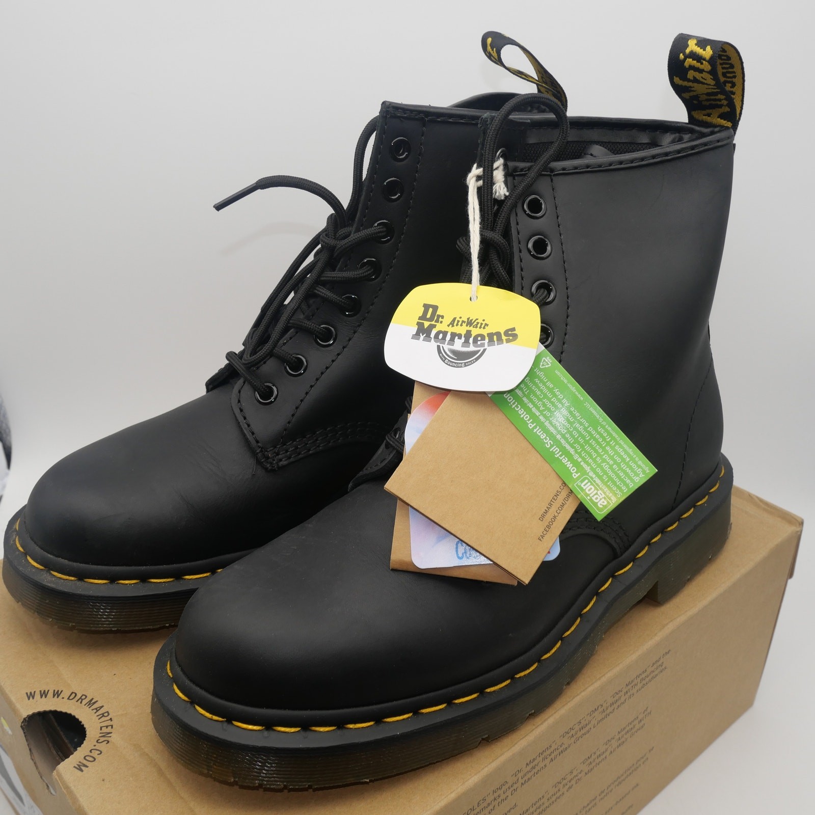 NEW Dr. Martens Women’s 6 1460 Slip Resistant Leather Ankle Boots Black Combat